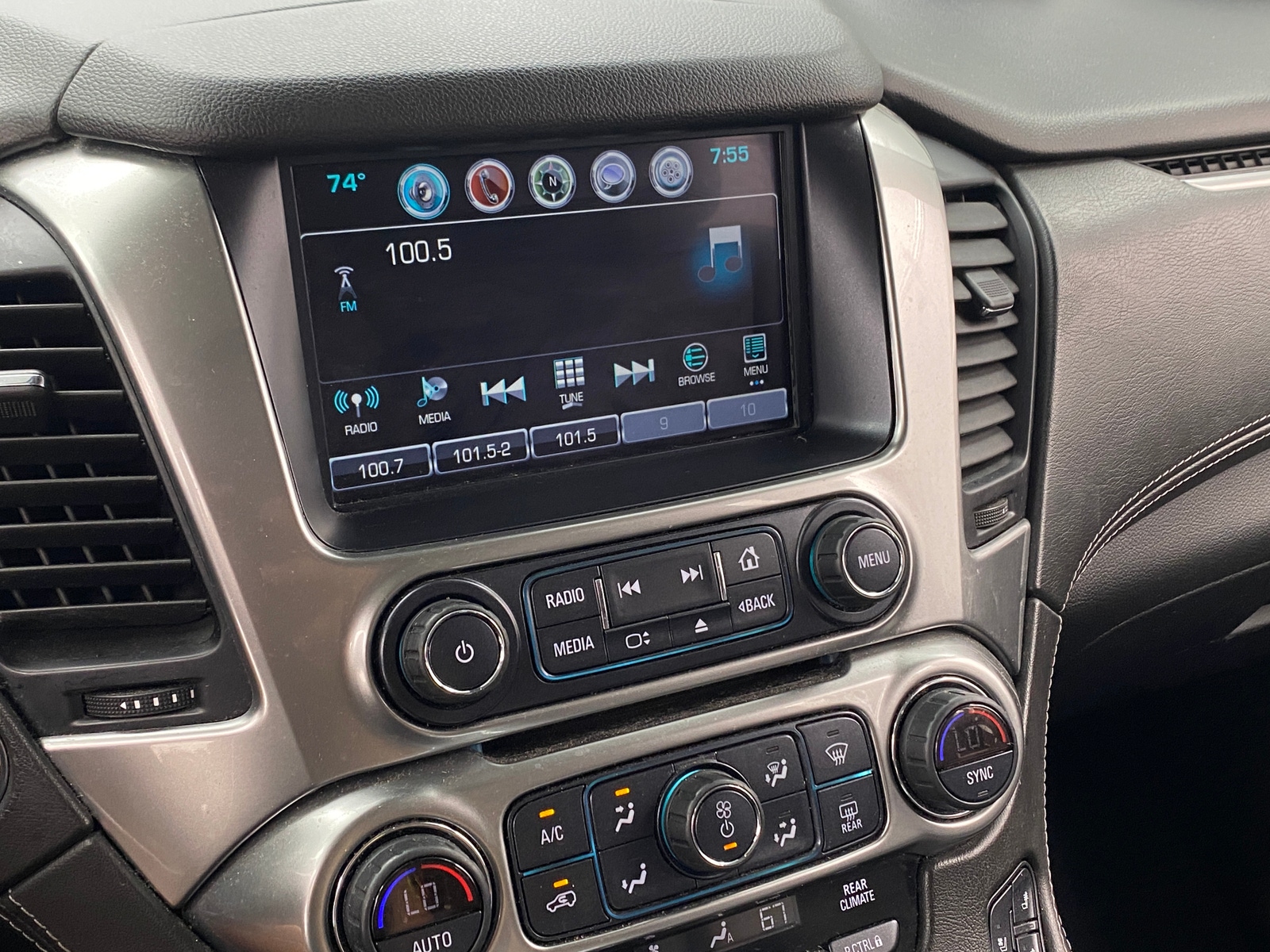 Thumbnail: 2020 Chevrolet Tahoe - 3