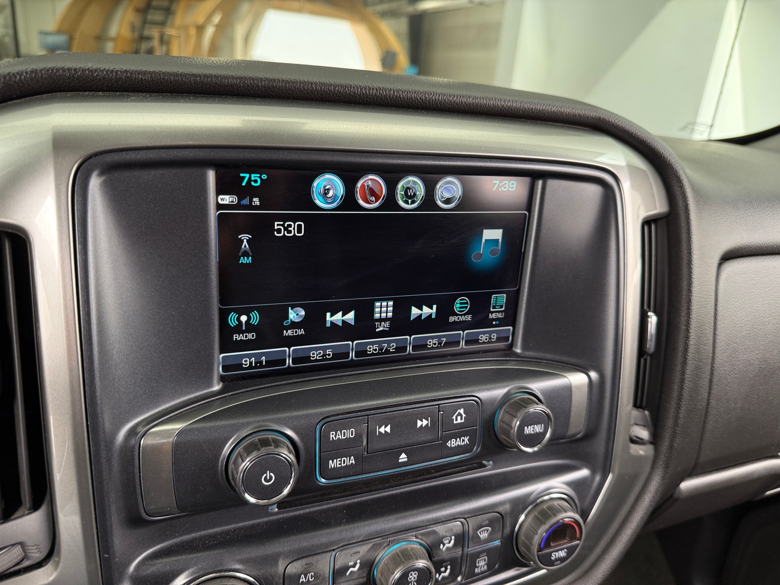 Thumbnail: 2018 Chevrolet Silverado 1500 - 4