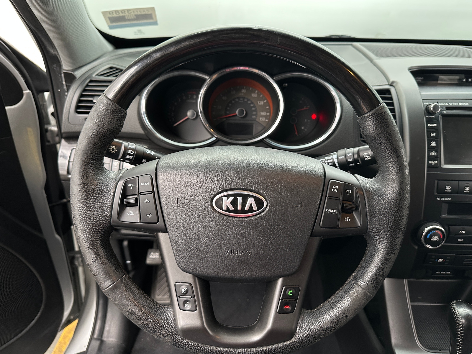 Thumbnail: 2013 Kia Sorento - 4