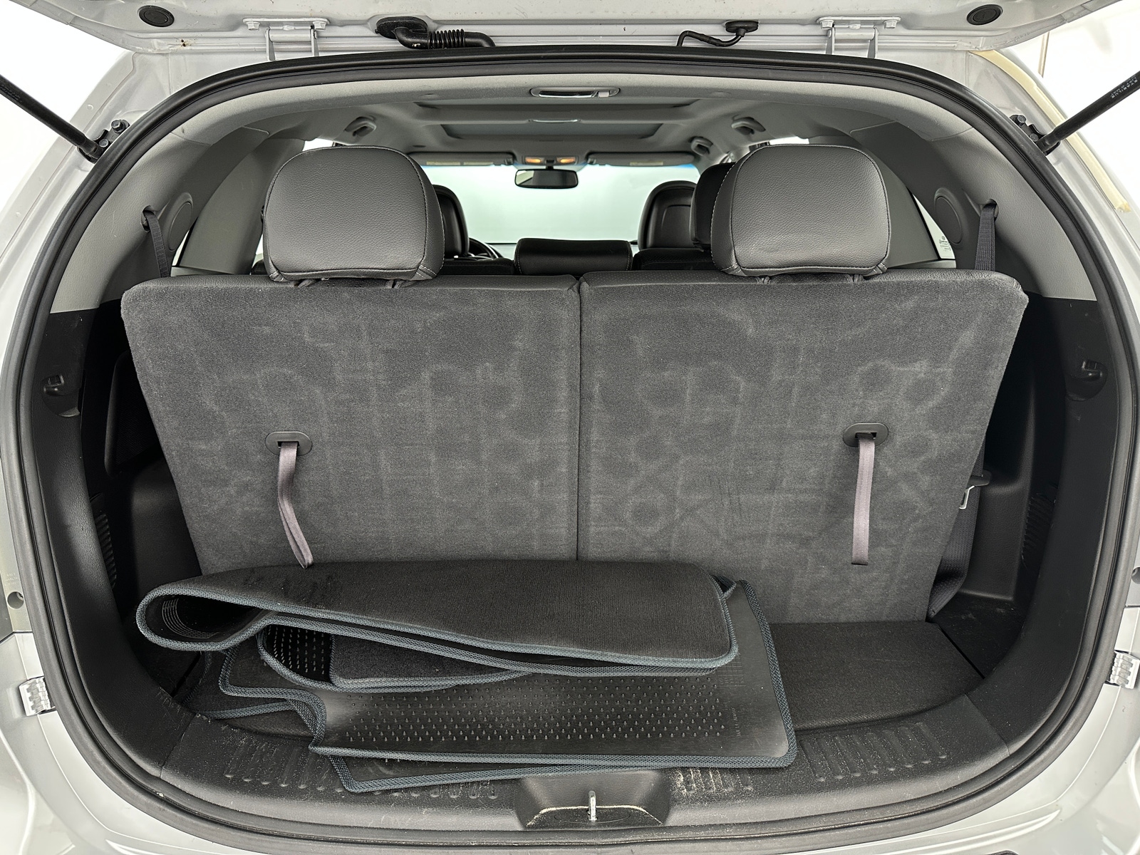 Thumbnail: 2013 Kia Sorento - 6