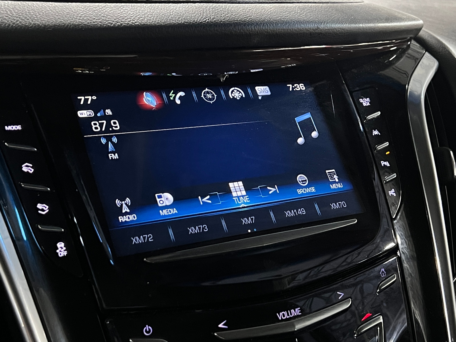 Thumbnail: 2019 Cadillac Escalade - 3