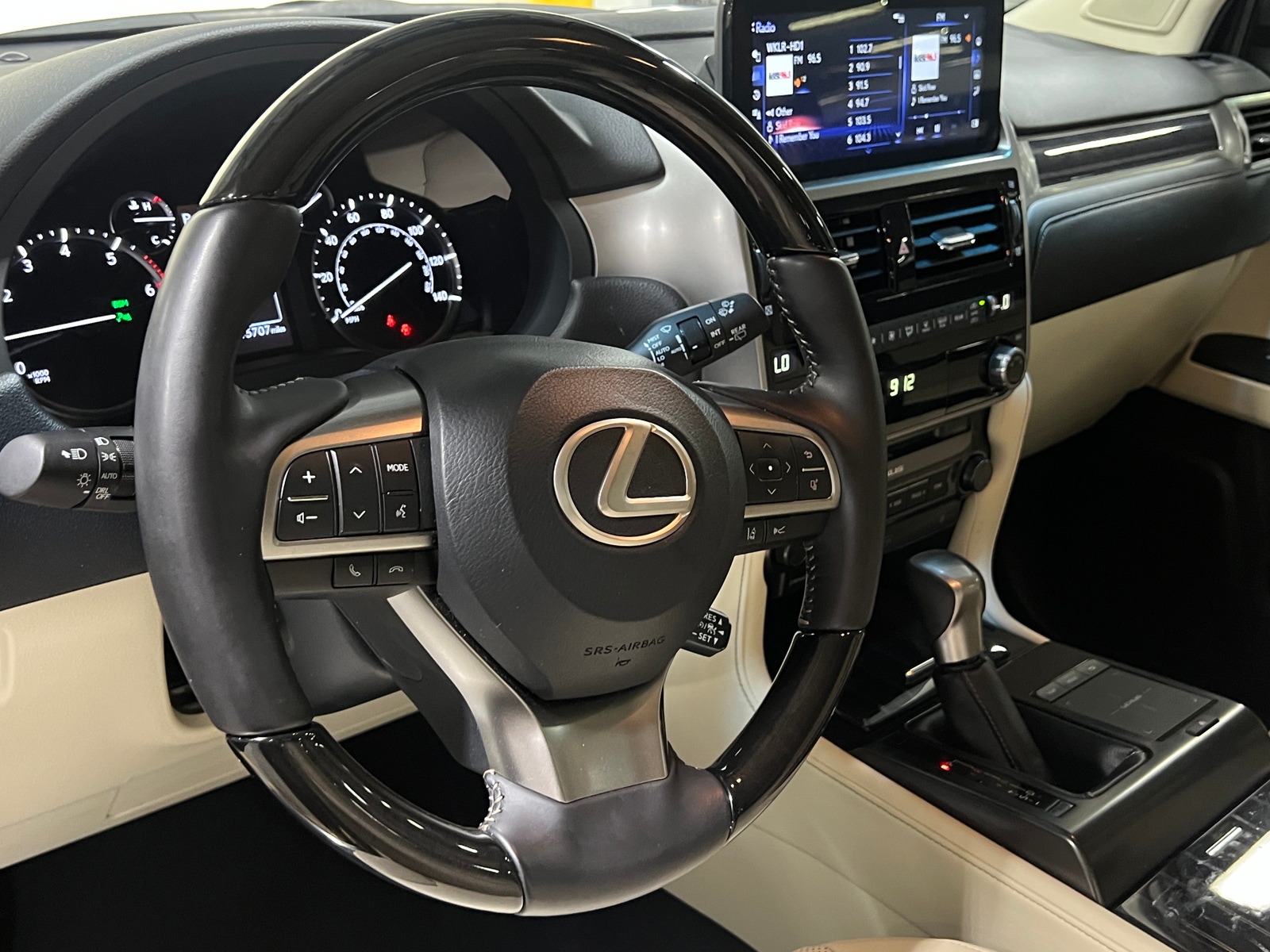 Thumbnail: 2023 Lexus GX - 4