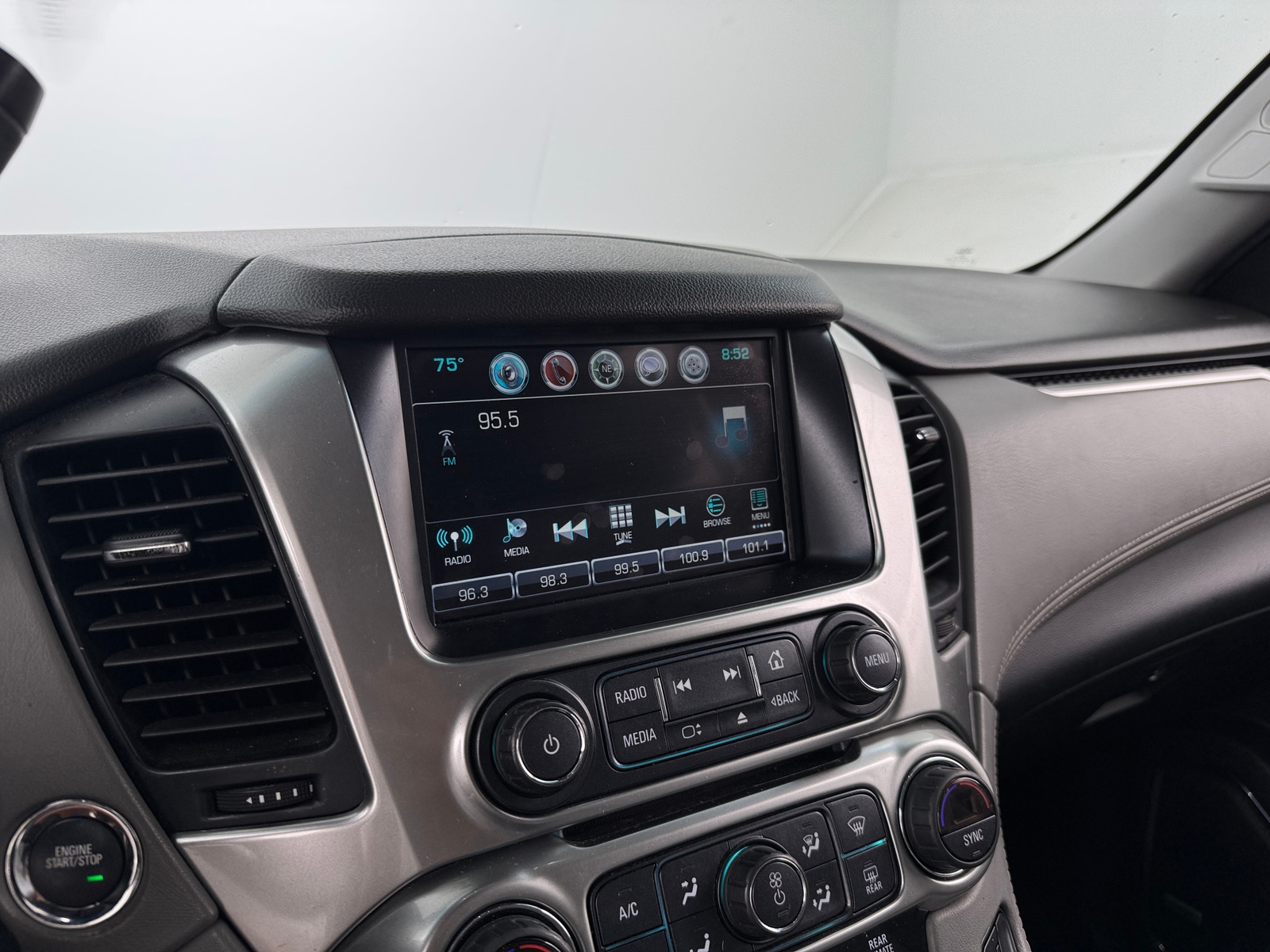 Thumbnail: 2020 Chevrolet Suburban - 3