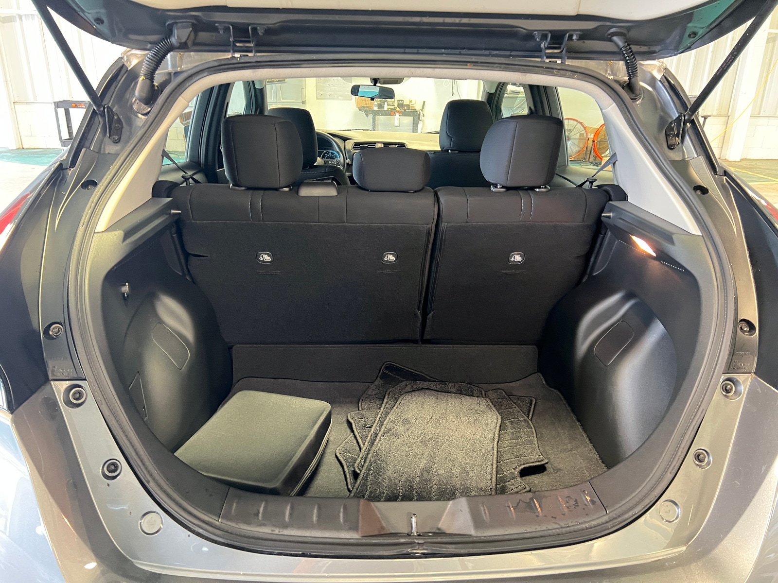 Thumbnail: 2023 Nissan Leaf - 7