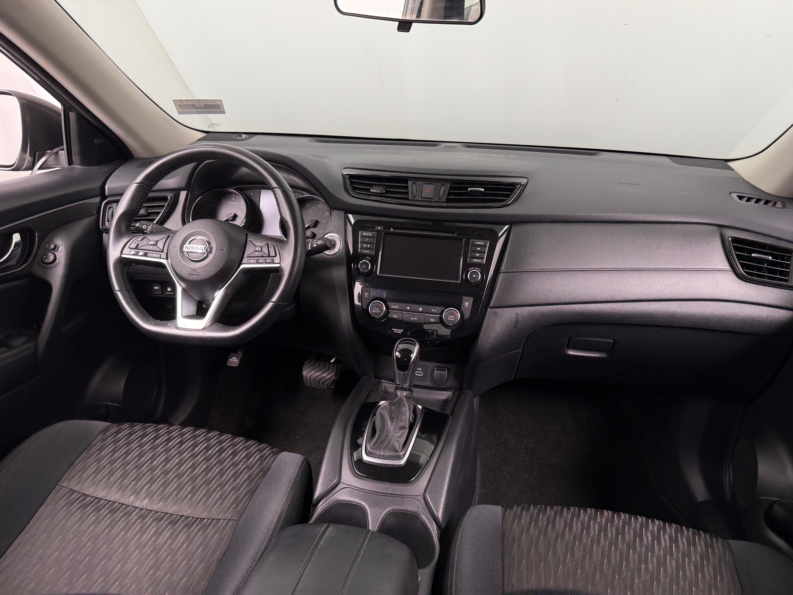 Thumbnail: 2018 Nissan Rogue - 3