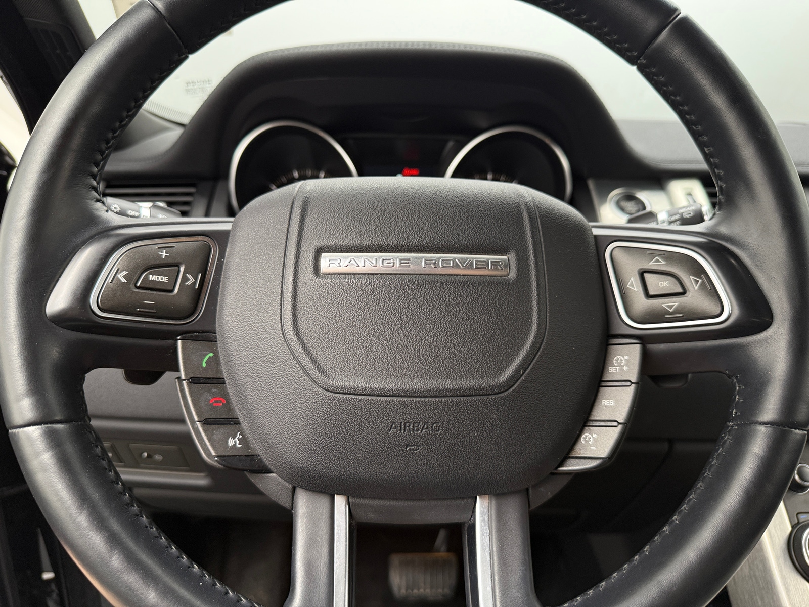 Thumbnail: 2017 Land Rover Range Rover Evoque - 4