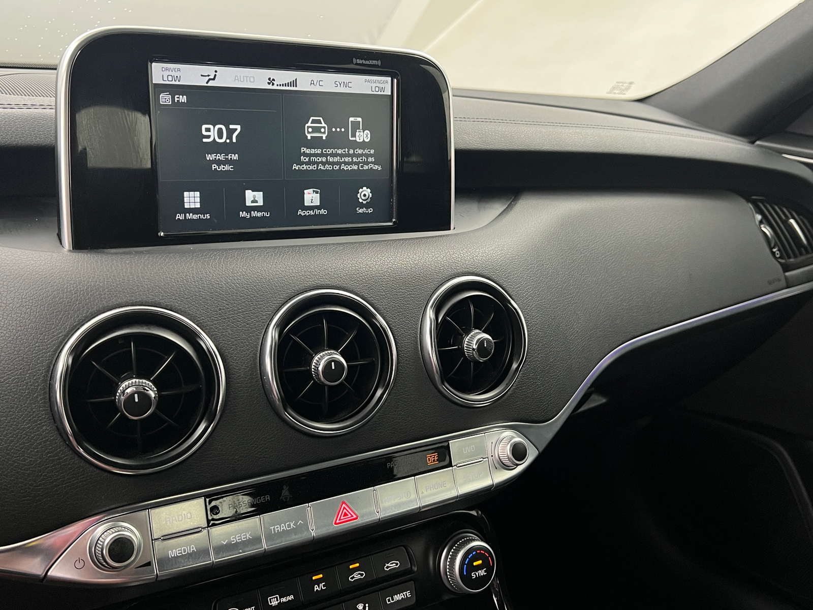 Thumbnail: 2019 Kia Stinger - 3