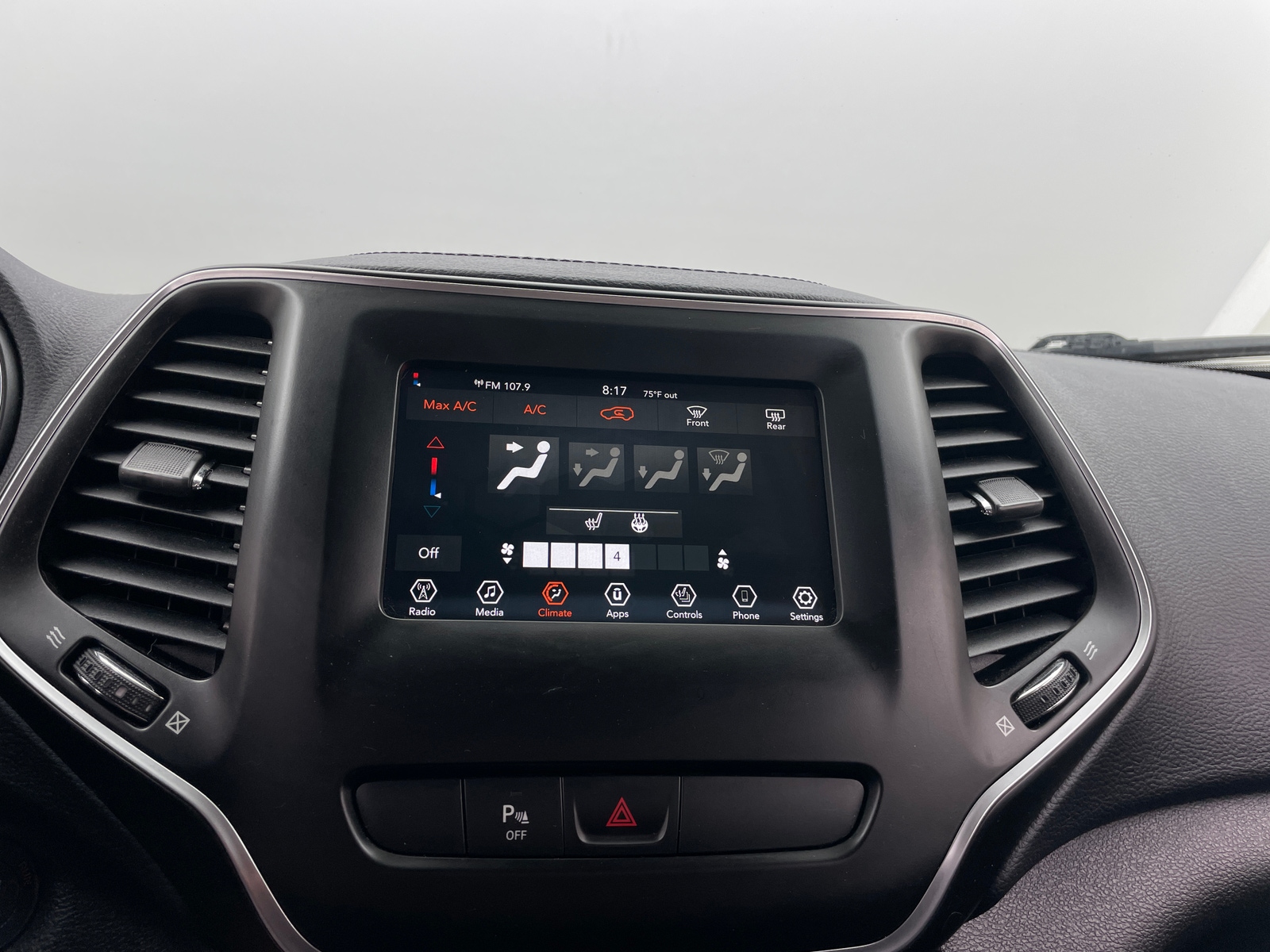 Thumbnail: 2019 Jeep Cherokee - 4