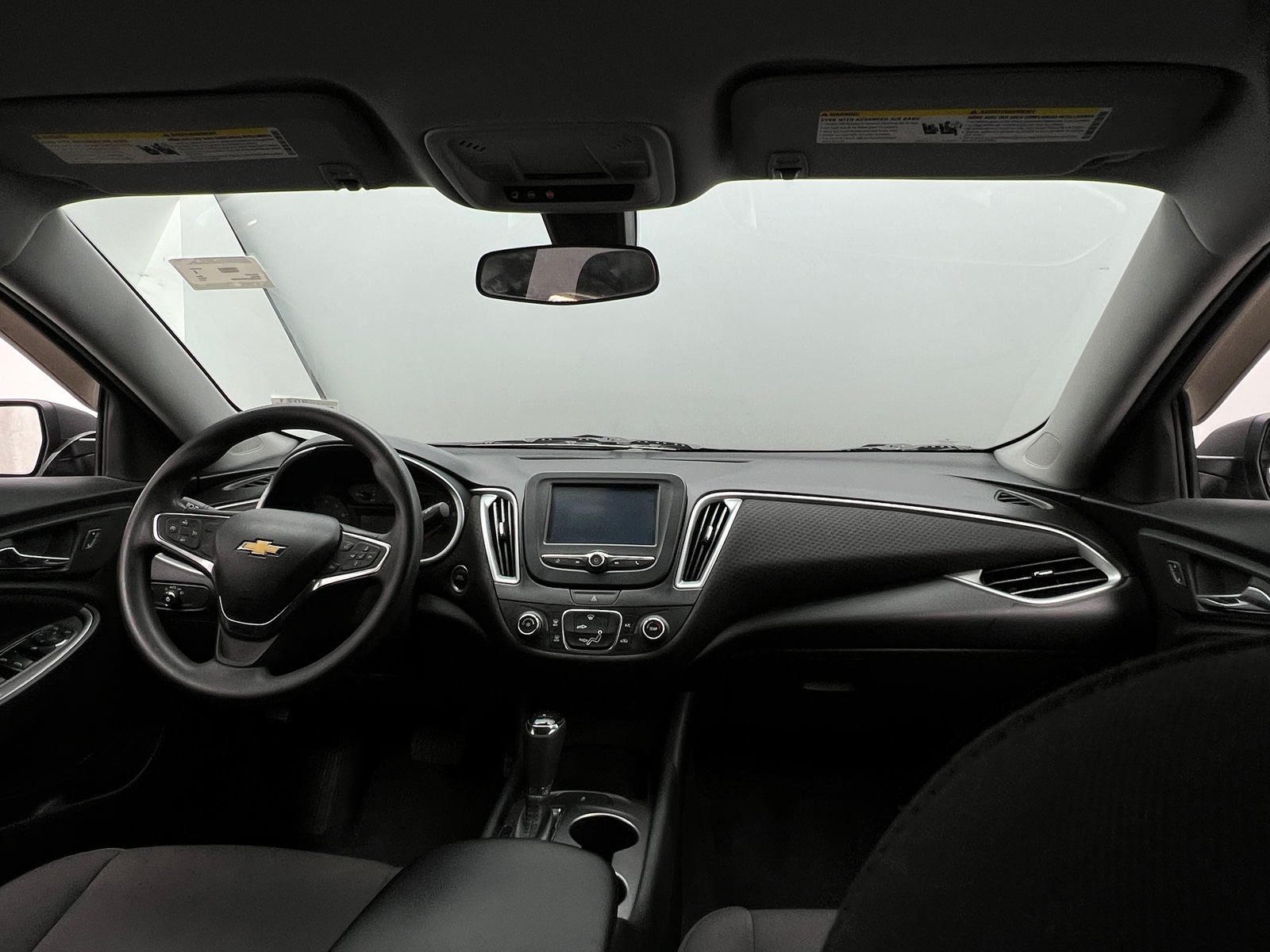 Thumbnail: 2017 Chevrolet Malibu - 3