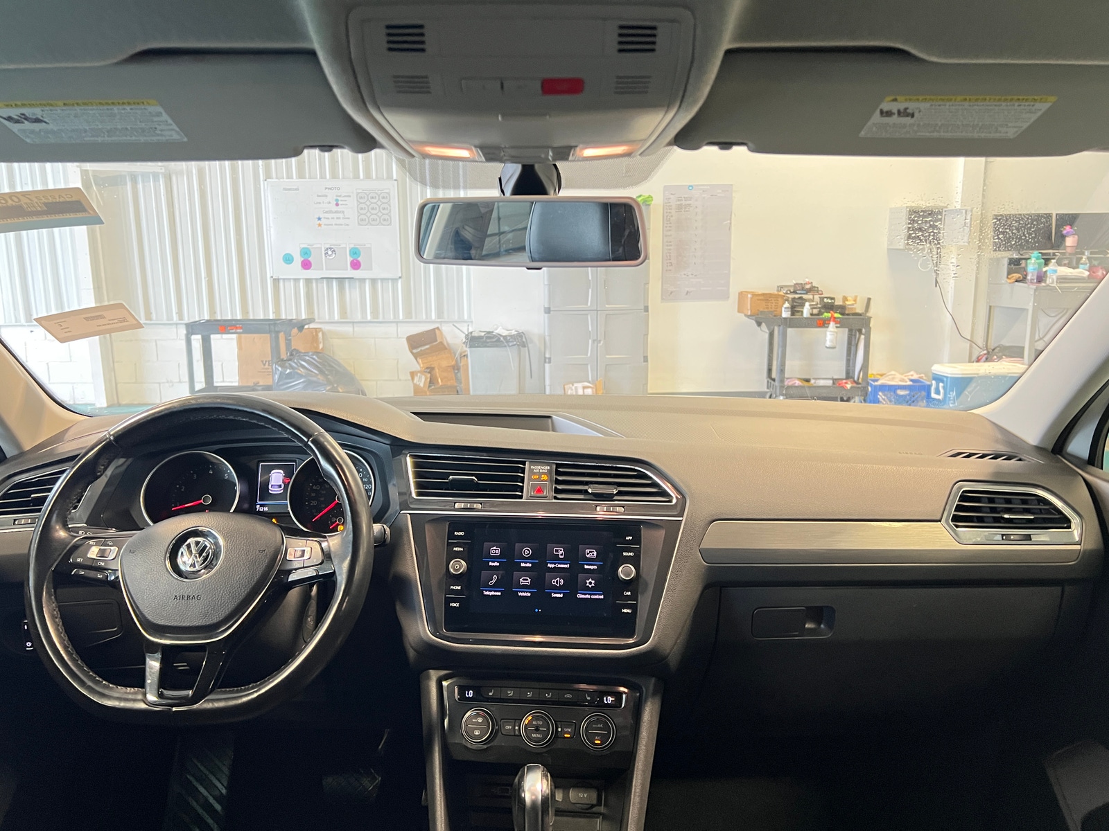 Thumbnail: 2018 Volkswagen Tiguan - 2