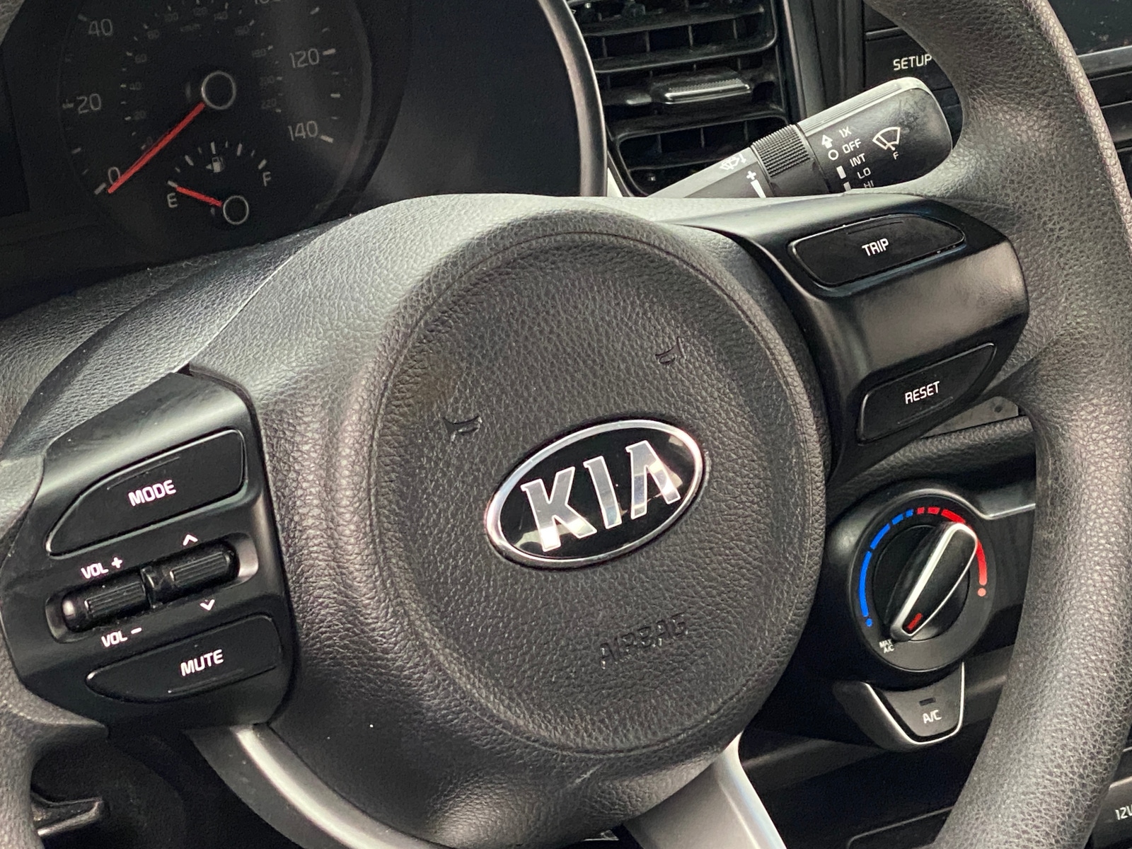 Thumbnail: 2018 Kia Rio - 5