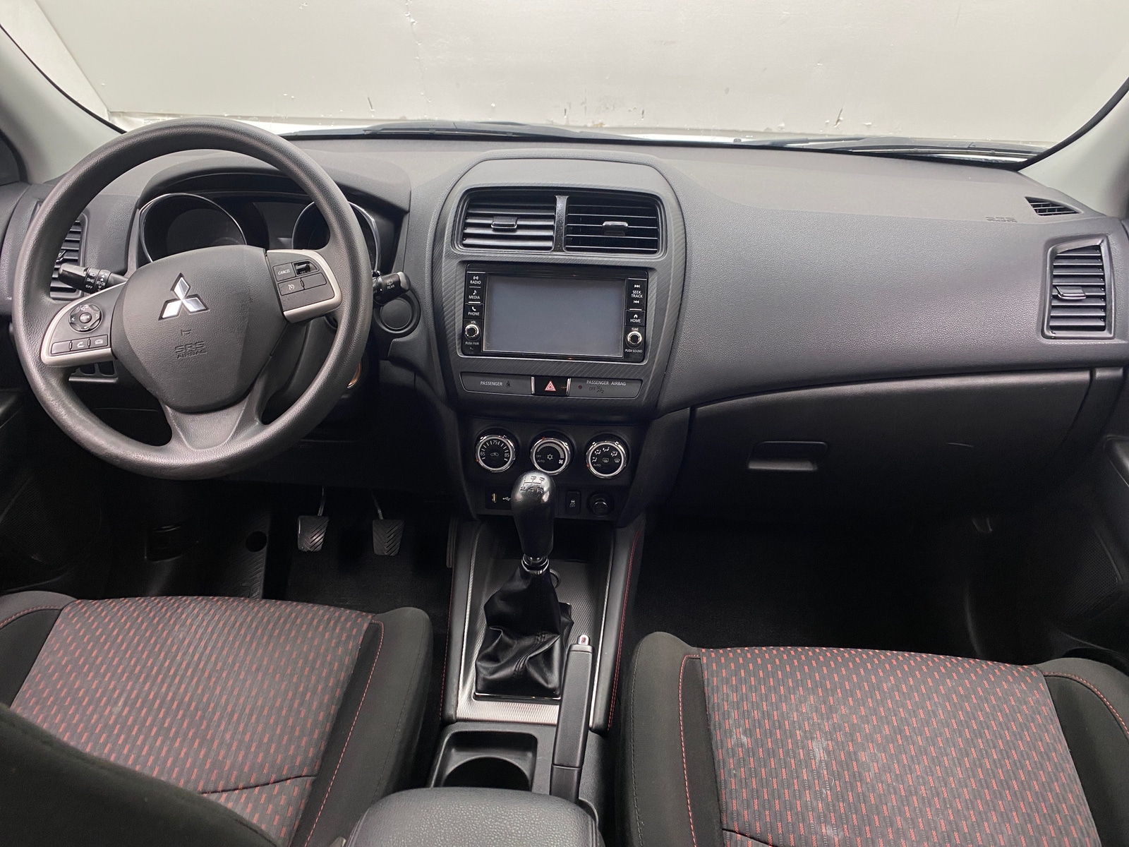 Thumbnail: 2019 Mitsubishi Outlander Sport - 3