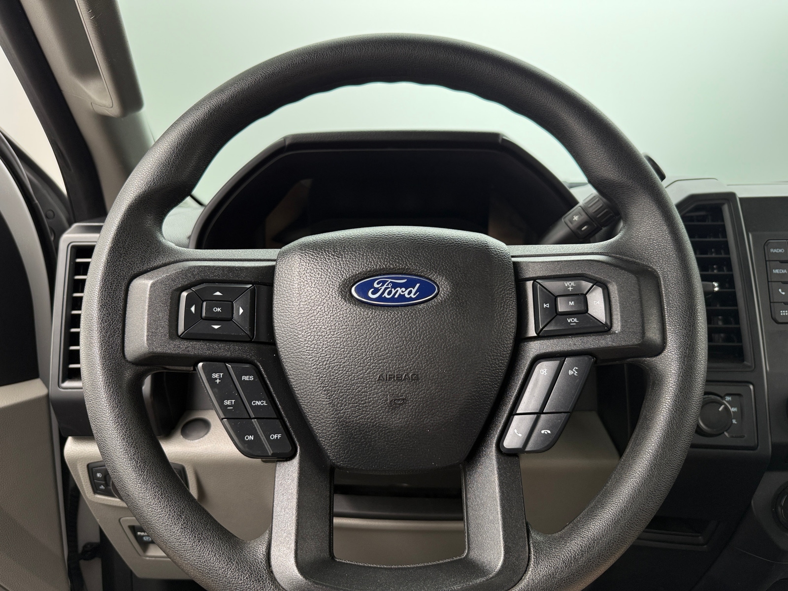 Thumbnail: 2018 Ford Econoline - 5