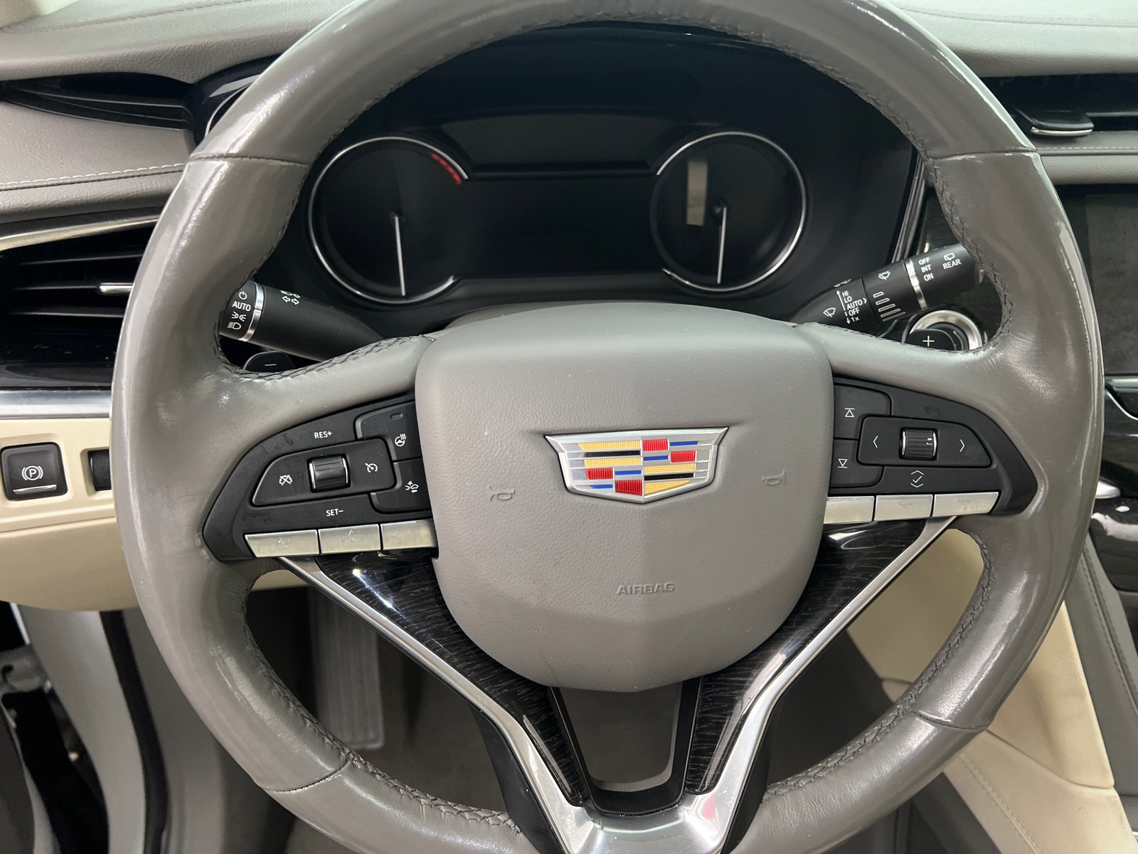 Thumbnail: 2021 Cadillac XT6 - 4