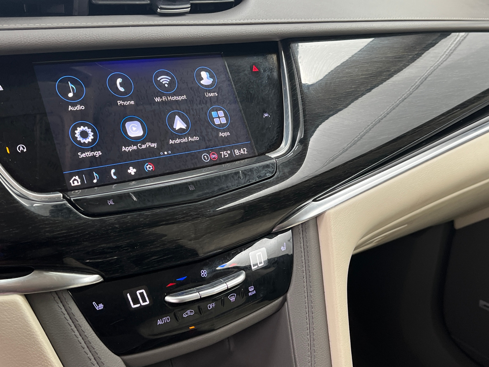 Thumbnail: 2021 Cadillac XT6 - 3