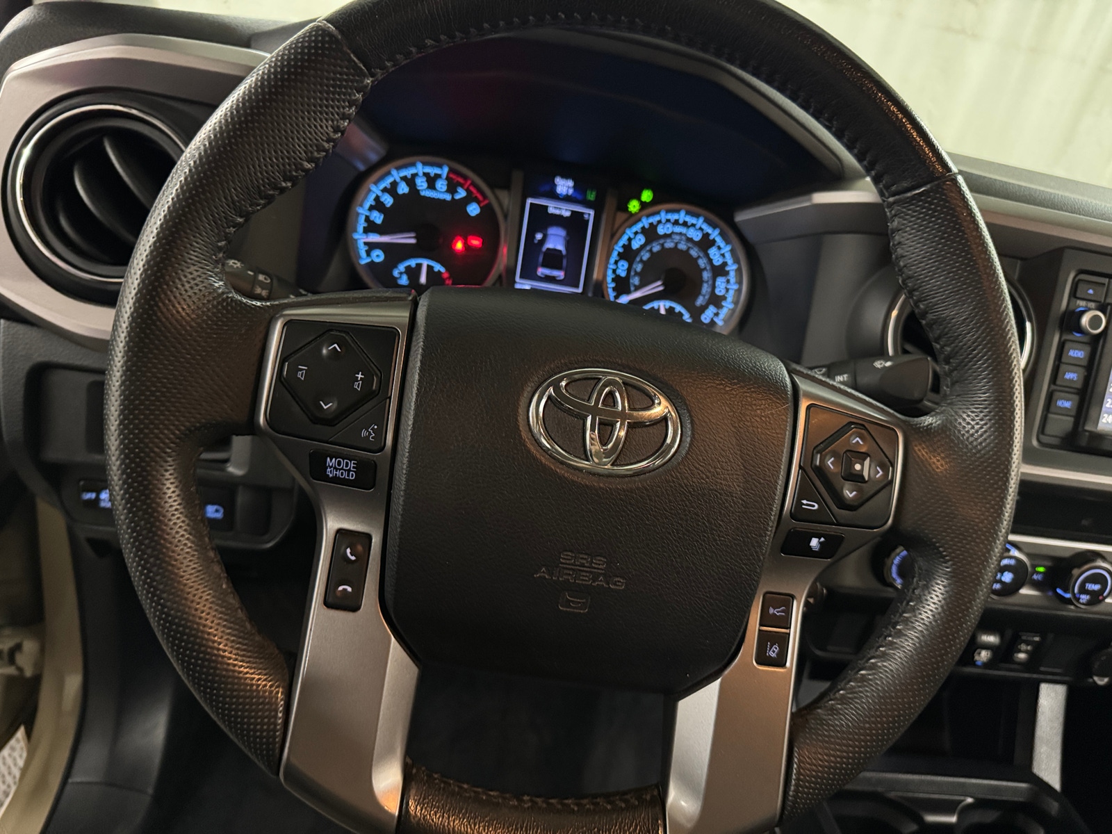 Thumbnail: 2019 Toyota Tacoma - 5