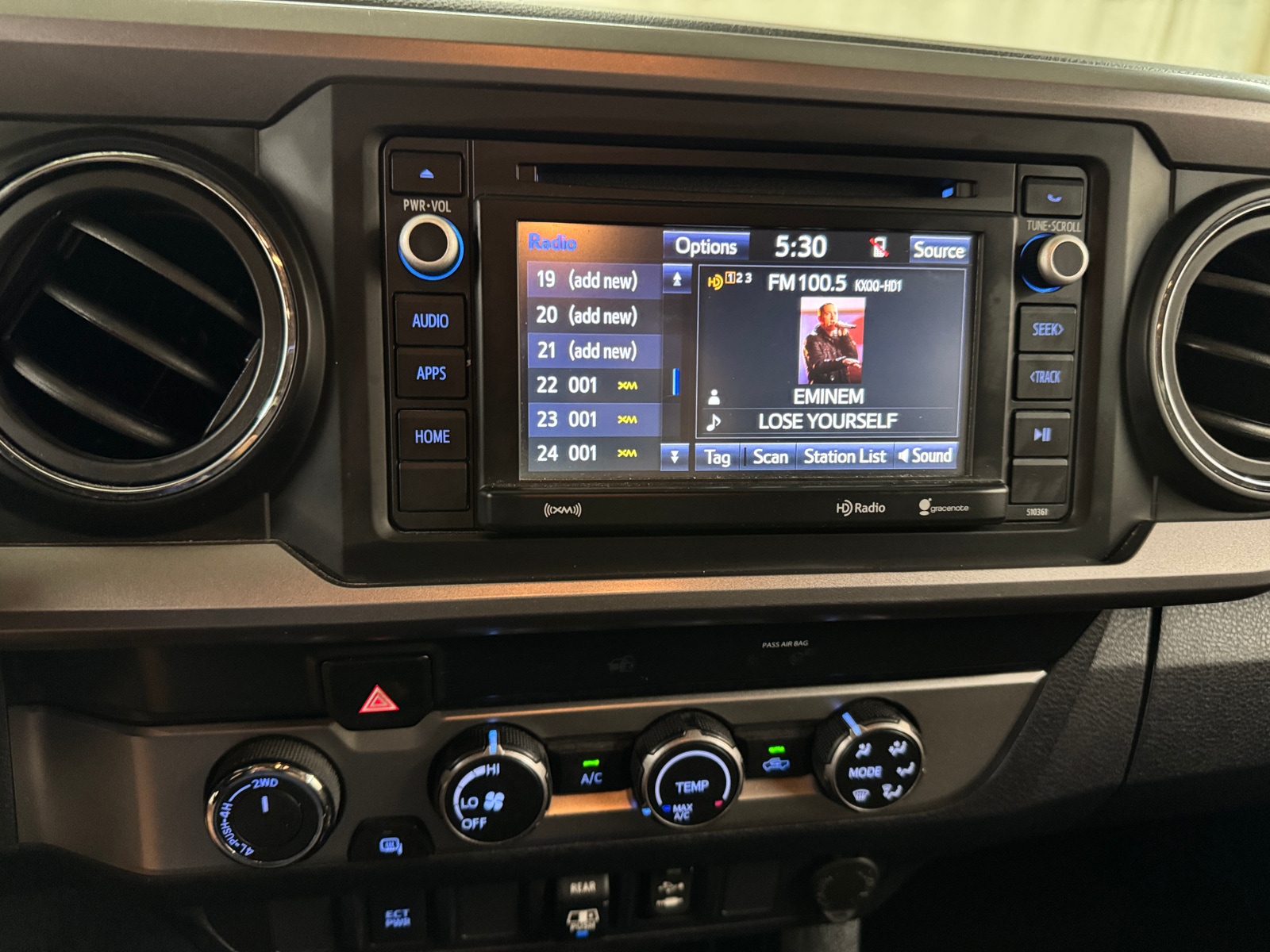 Thumbnail: 2019 Toyota Tacoma - 4