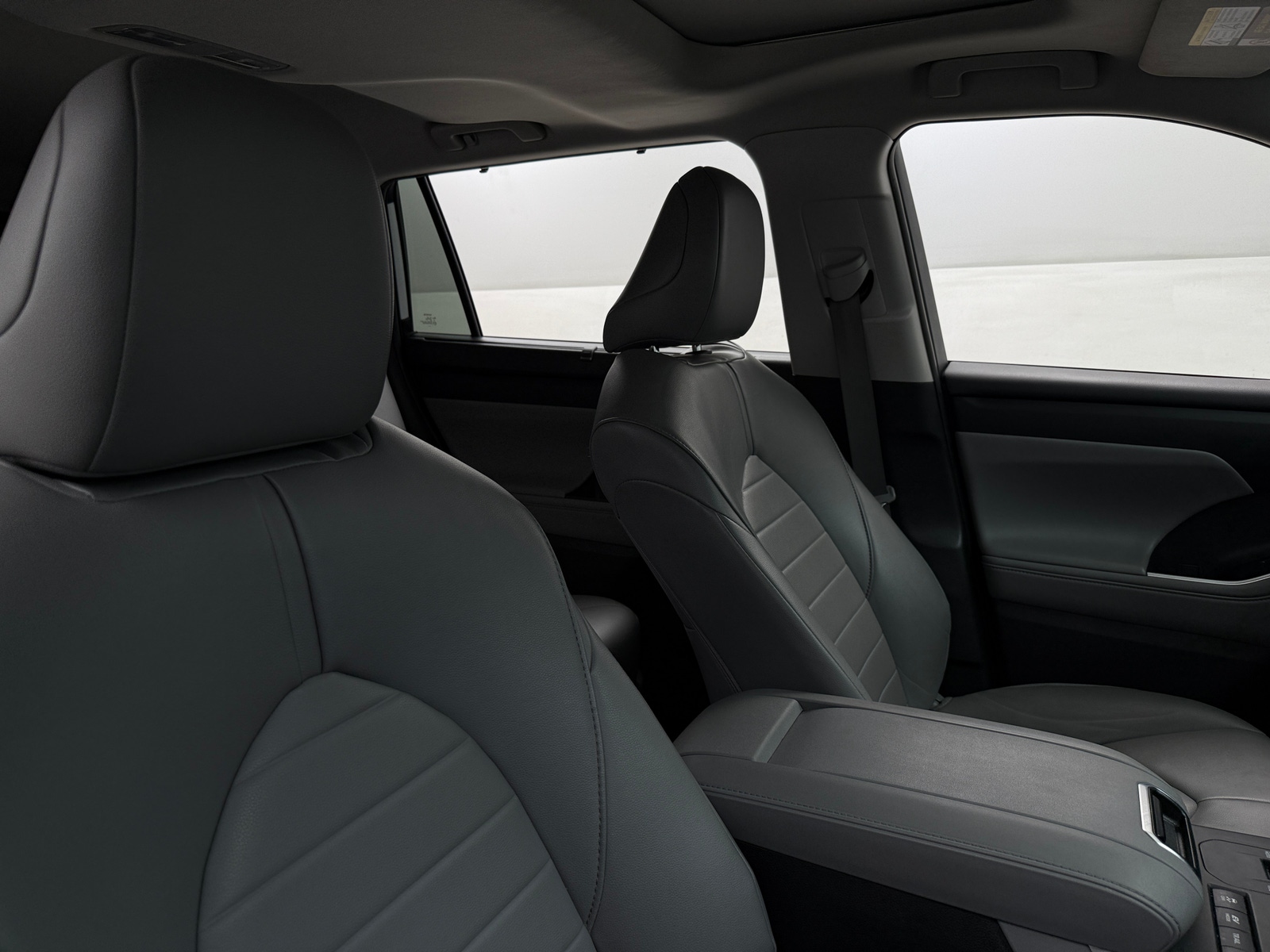 Thumbnail: 2022 Toyota Highlander - 2
