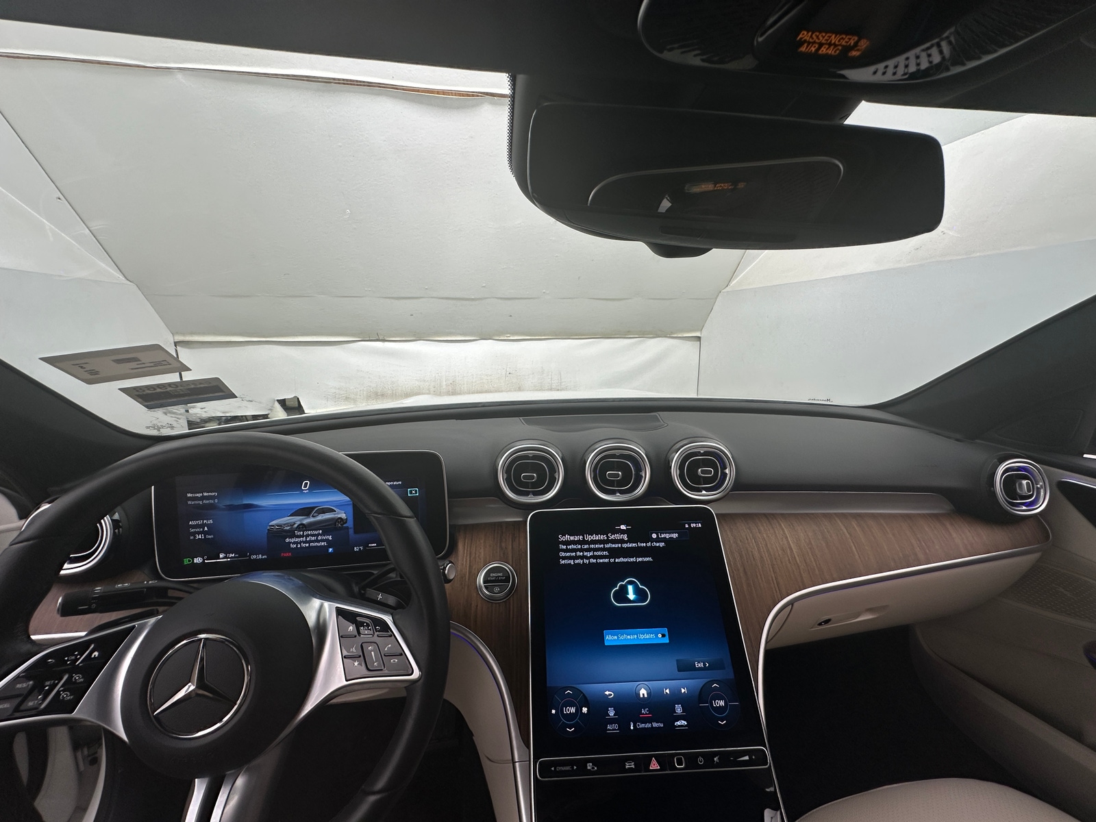 Thumbnail: 2023 Mercedes-Benz C-Class - 2