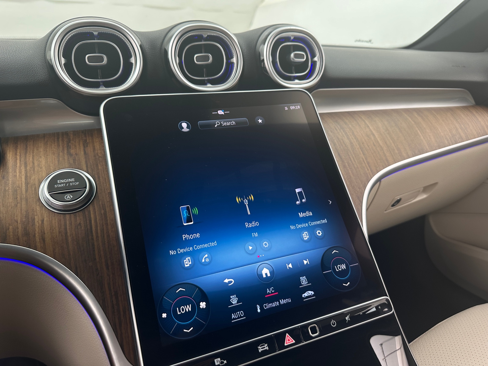 Thumbnail: 2023 Mercedes-Benz C-Class - 3
