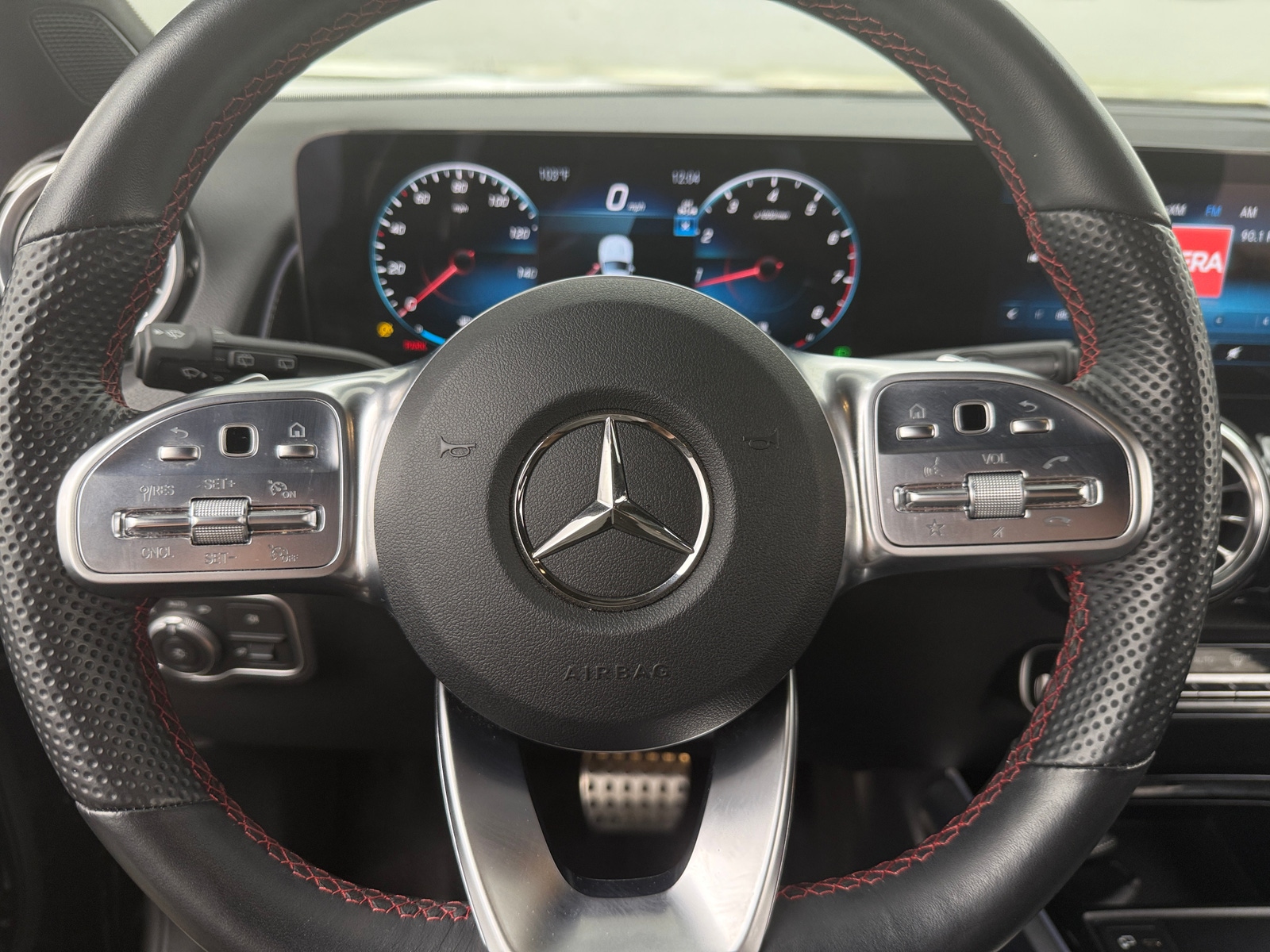 Thumbnail: 2023 Mercedes-Benz GLB - 4