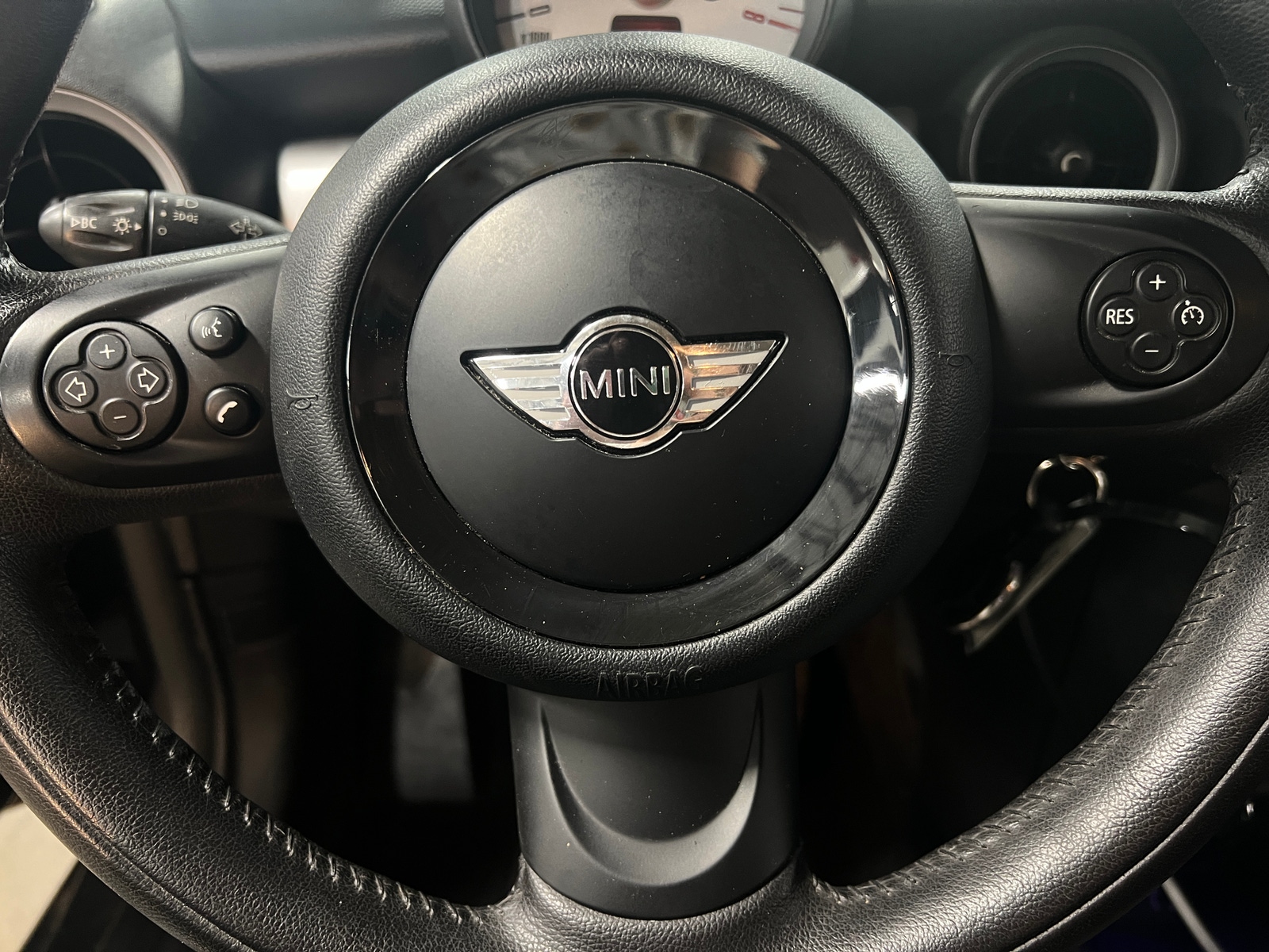 Thumbnail: 2013 MINI Cooper Hardtop - 4