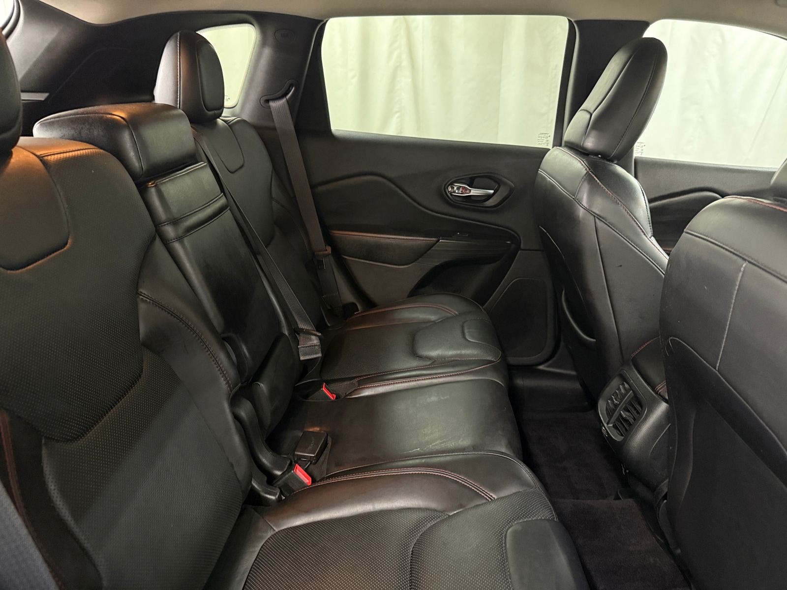 Thumbnail: 2016 Jeep Cherokee - 5