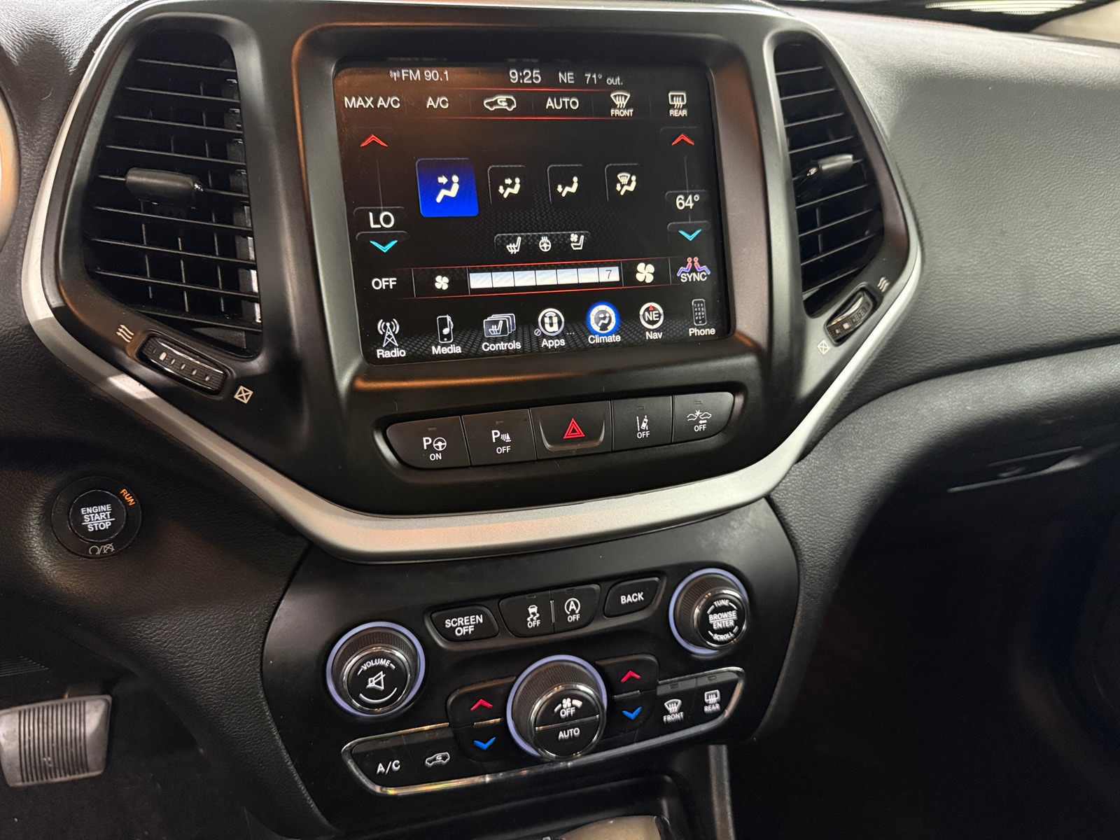 Thumbnail: 2016 Jeep Cherokee - 3