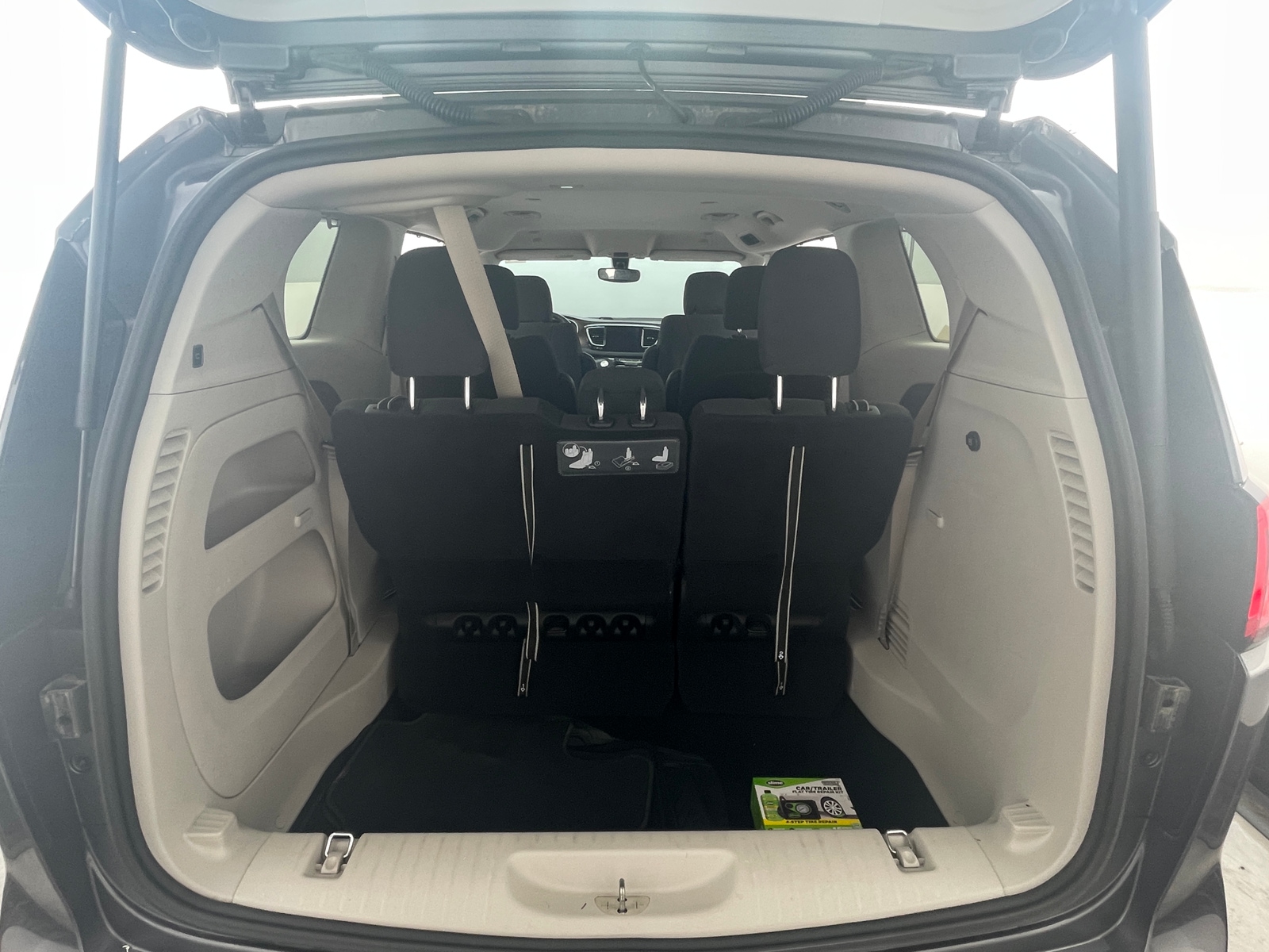 Thumbnail: 2019 Chrysler Pacifica - 7