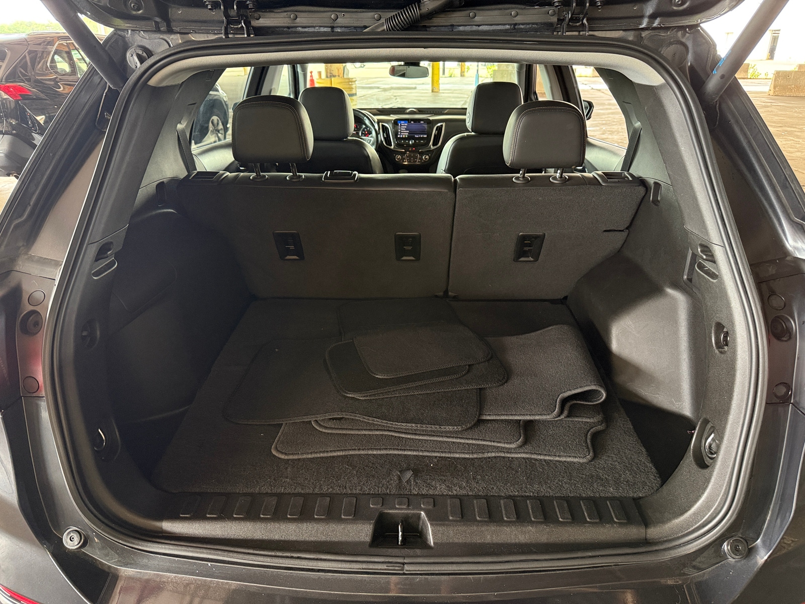 Thumbnail: 2022 Chevrolet Equinox - 6