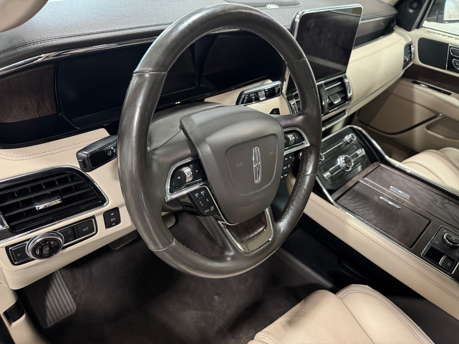 Thumbnail: 2019 Lincoln Navigator - 2