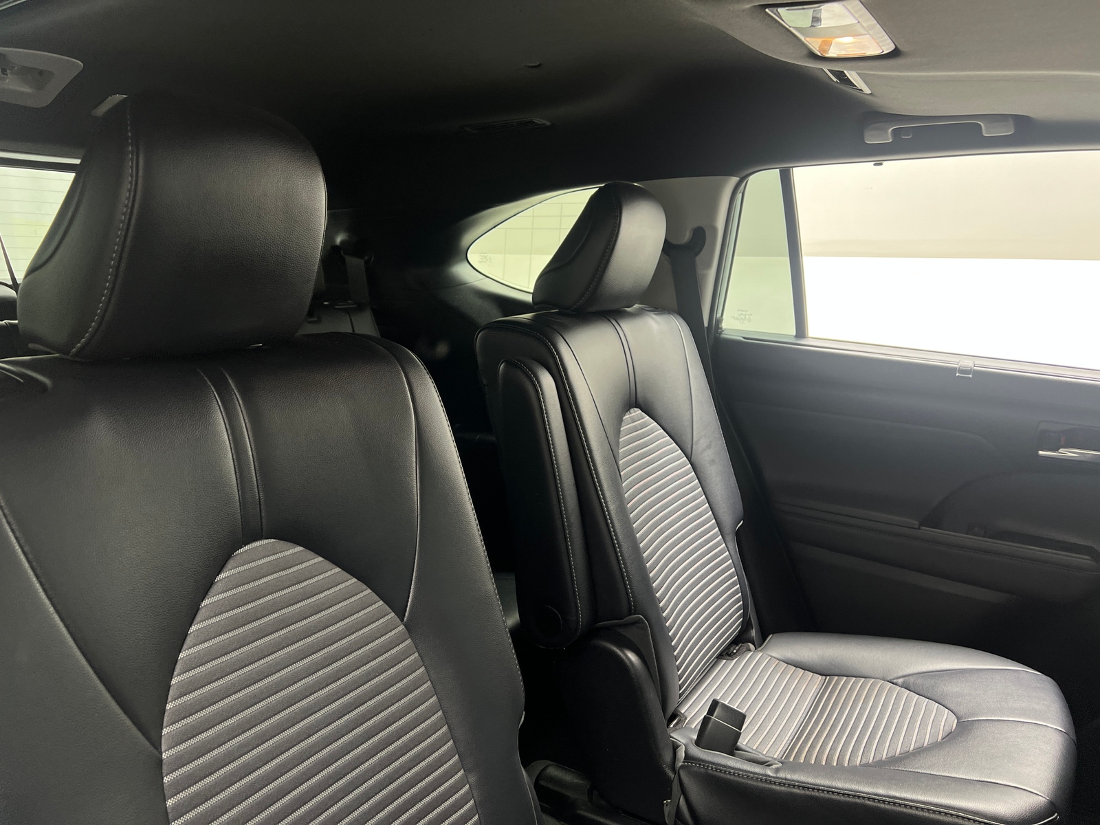 Thumbnail: 2022 Toyota Highlander - 5