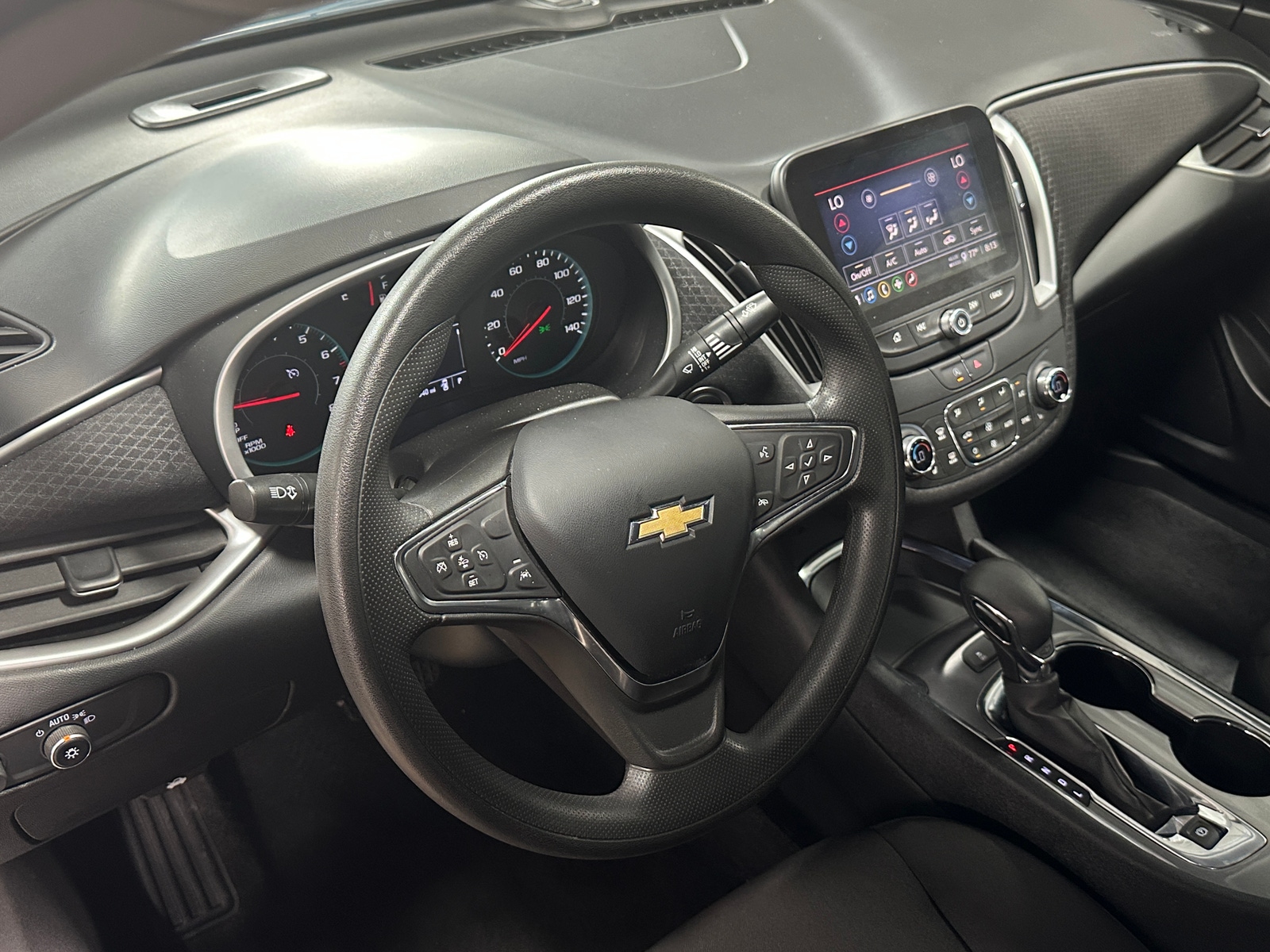 Thumbnail: 2024 Chevrolet Malibu - 3