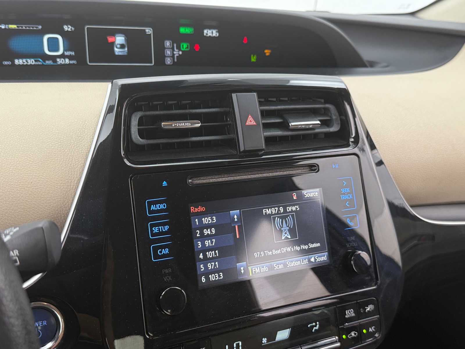 Thumbnail: 2017 Toyota Prius - 4