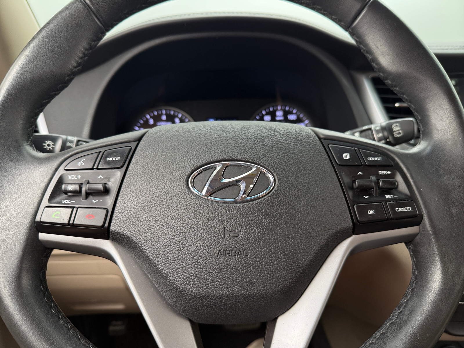 Thumbnail: 2017 Hyundai Tucson - 4