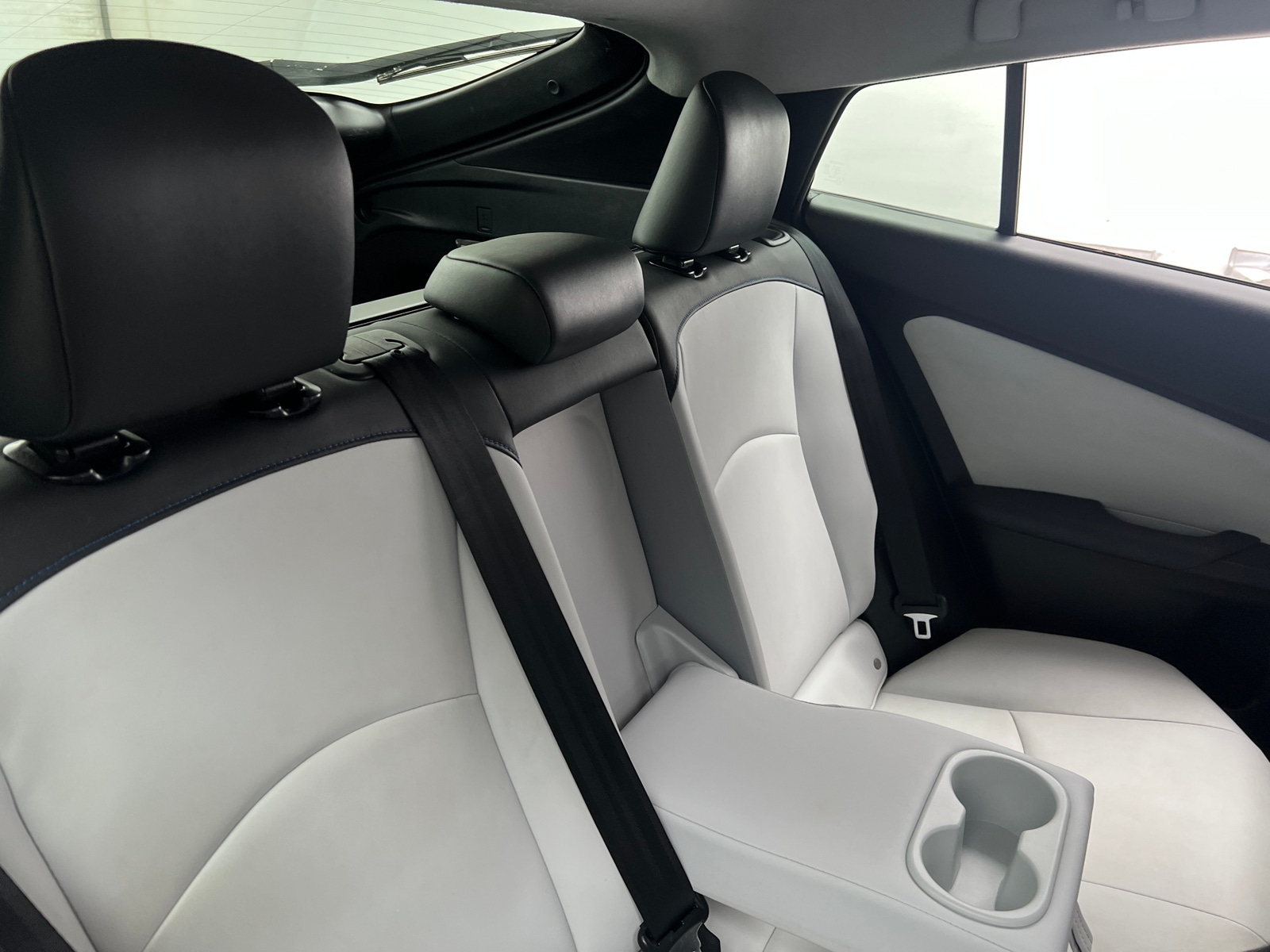 Thumbnail: 2016 Toyota Prius - 5