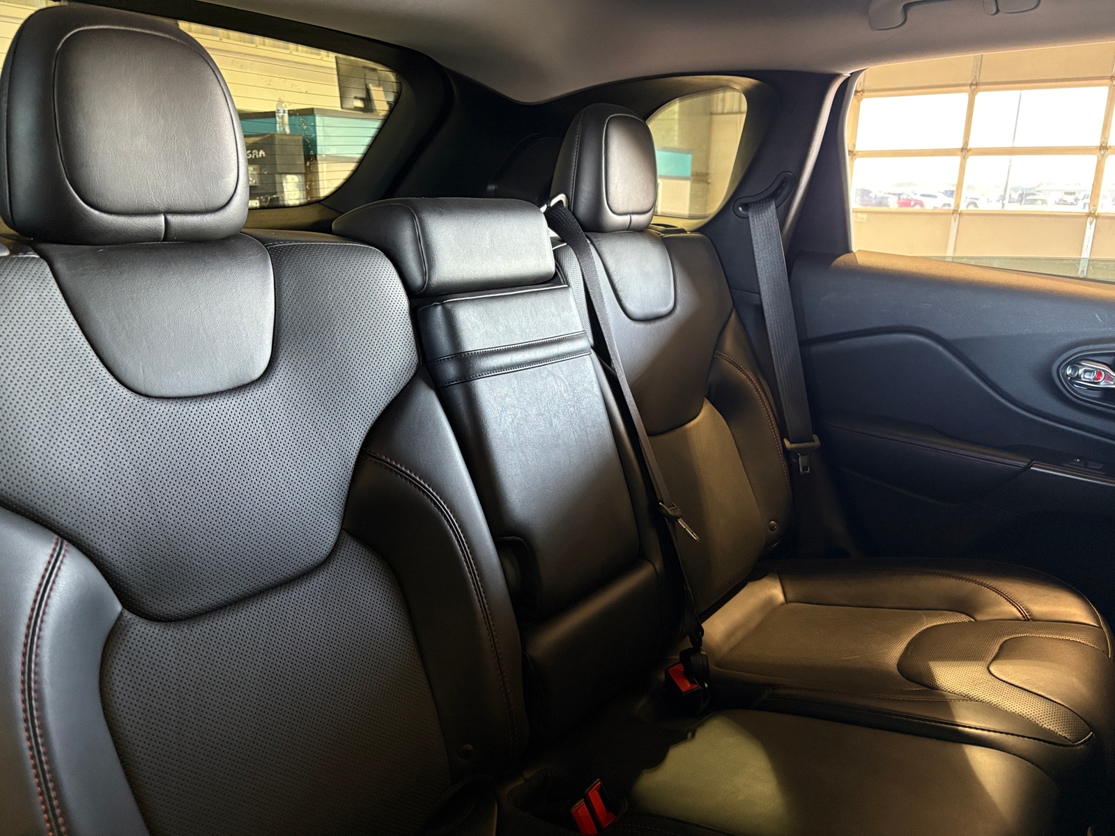 Thumbnail: 2019 Jeep Cherokee - 5