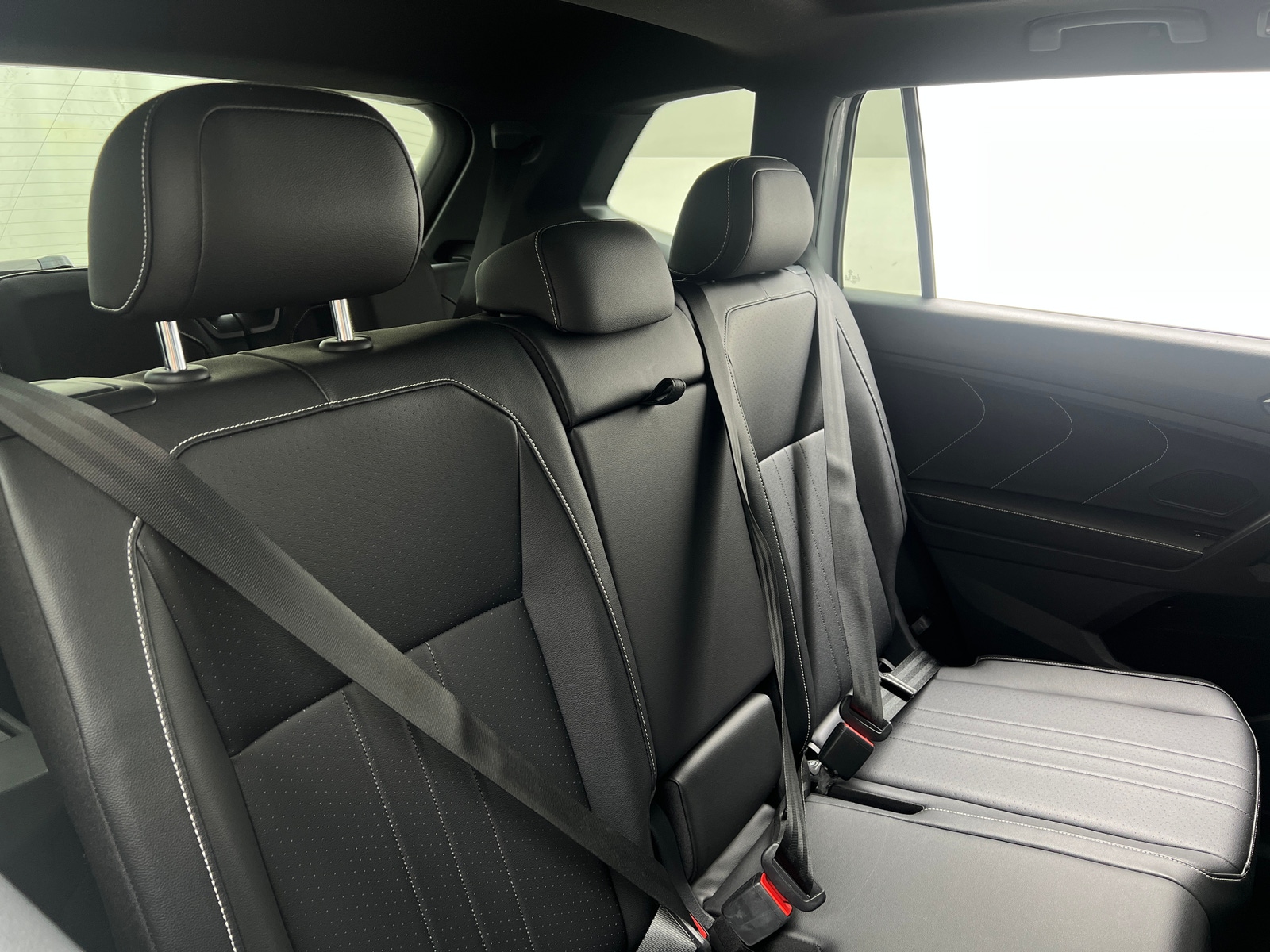 Thumbnail: 2022 Volkswagen Tiguan - 5