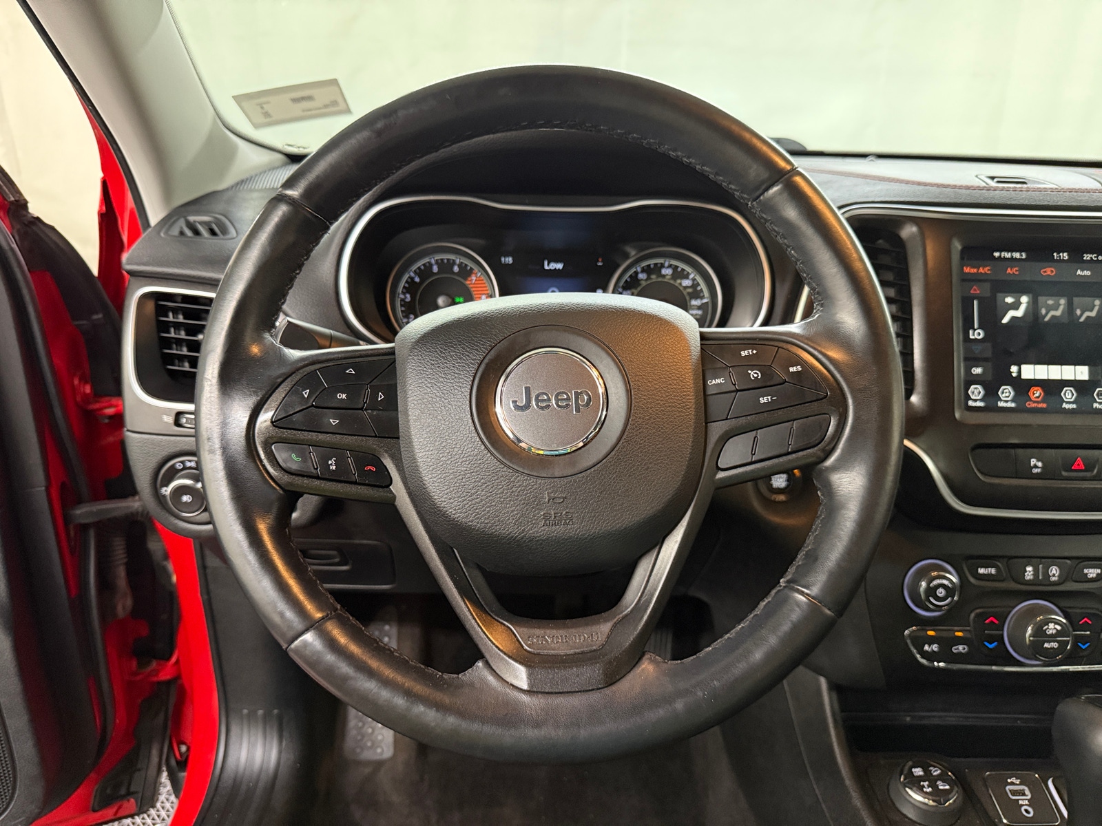 Thumbnail: 2019 Jeep Cherokee - 5