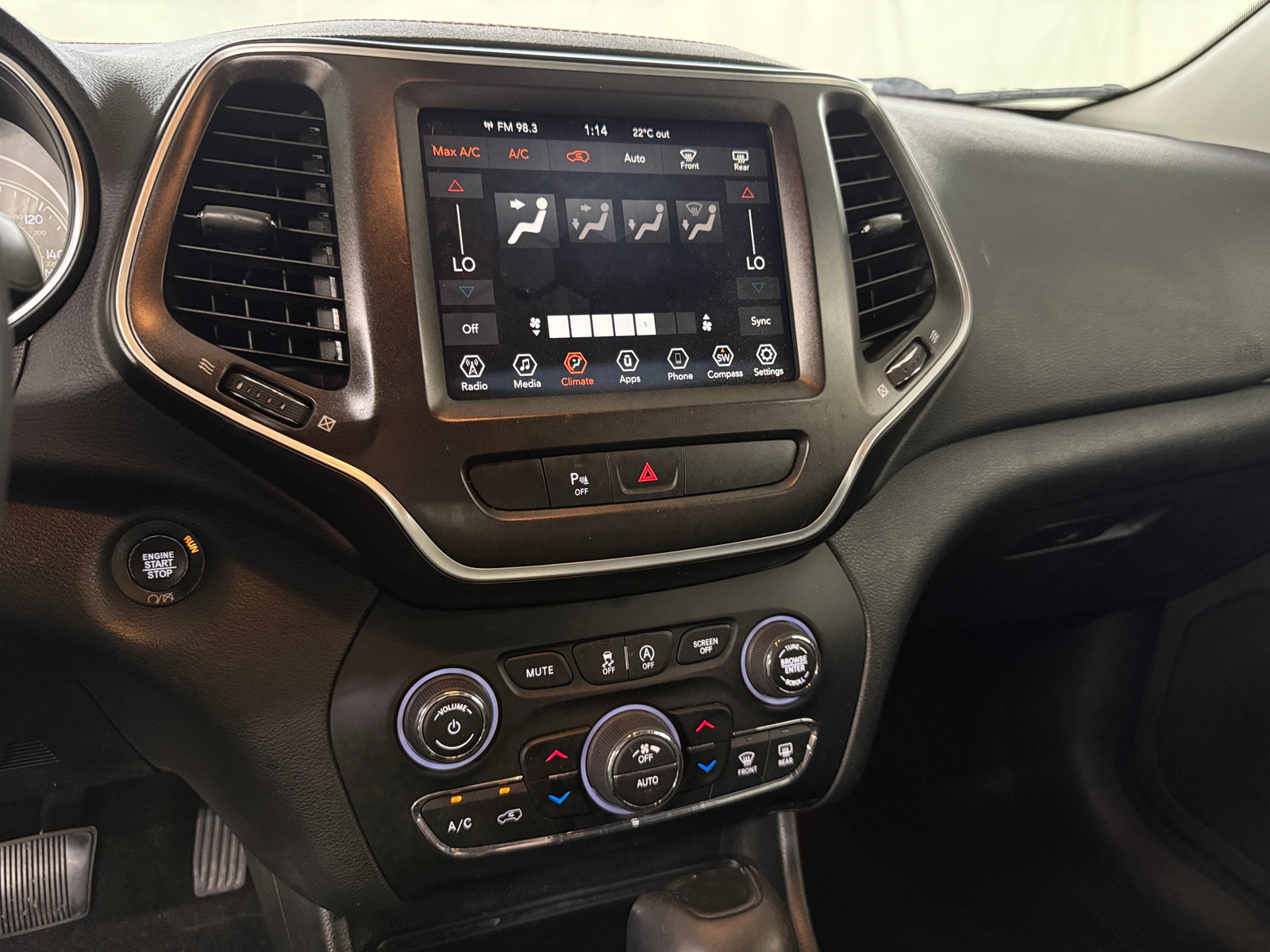 Thumbnail: 2019 Jeep Cherokee - 4