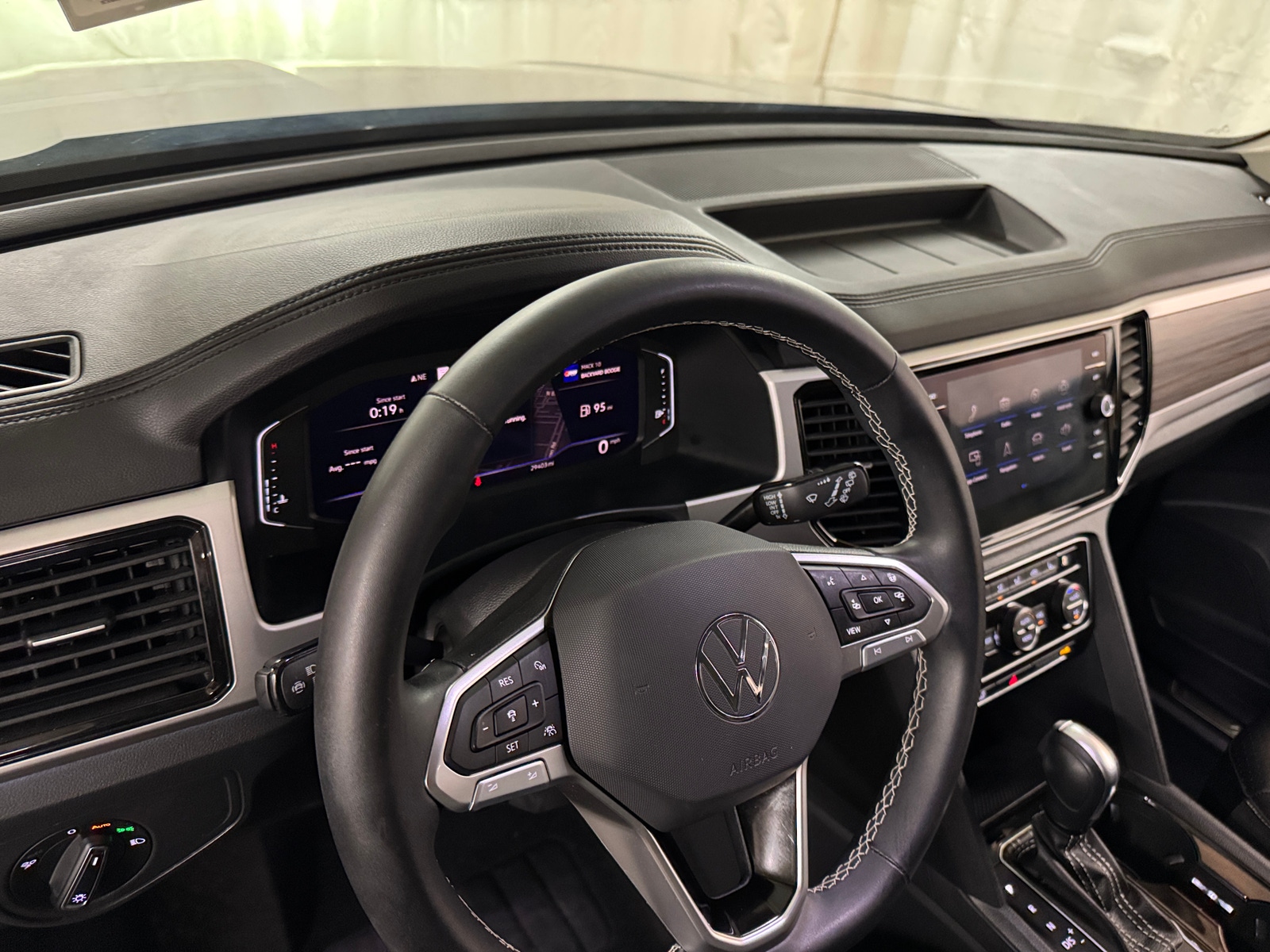 Thumbnail: 2022 Volkswagen Atlas - 2