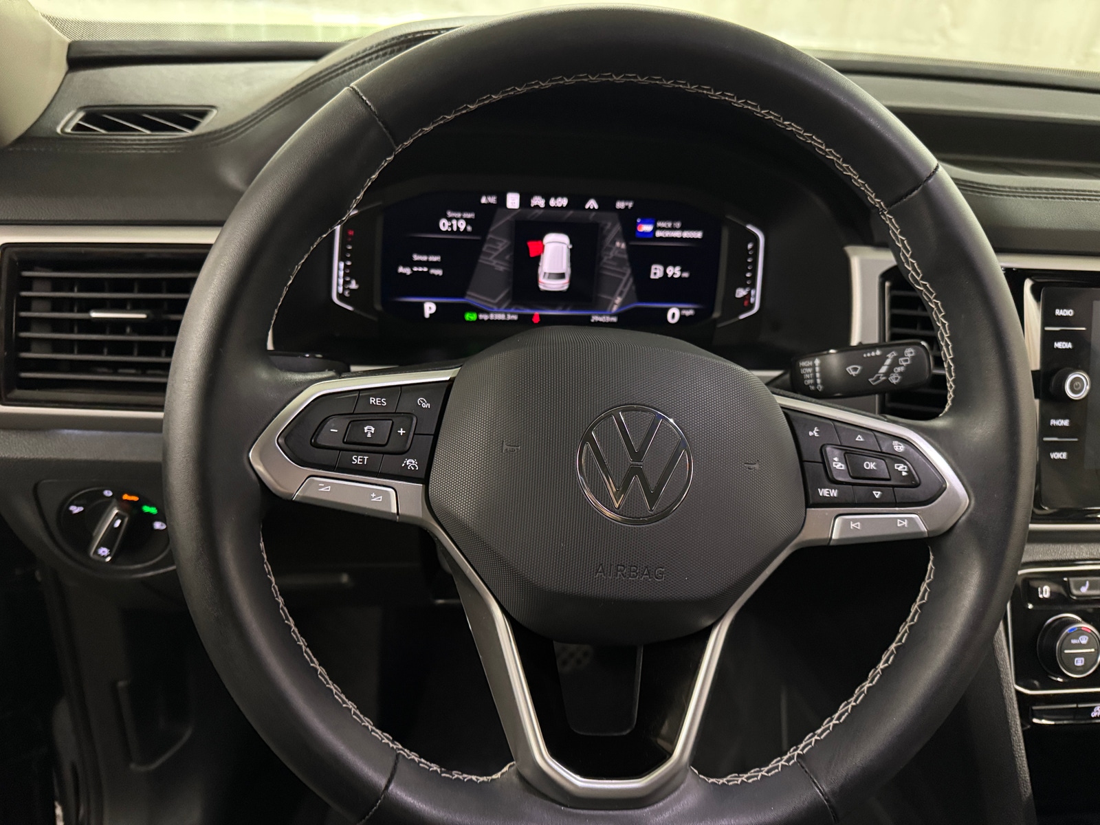 Thumbnail: 2022 Volkswagen Atlas - 4
