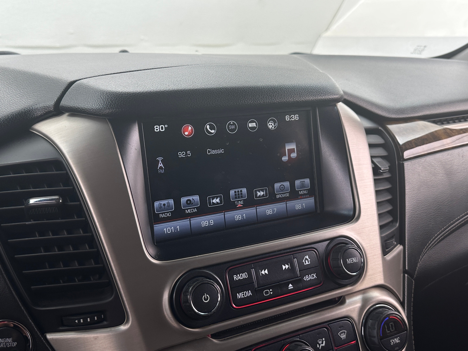 Thumbnail: 2016 GMC Yukon XL - 4