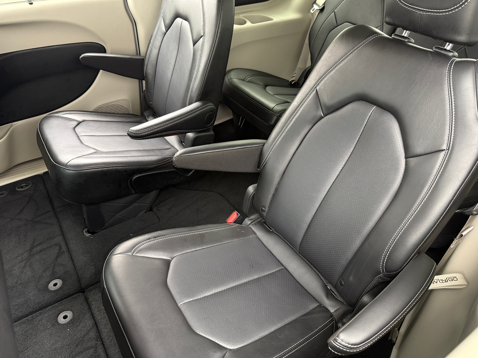 Thumbnail: 2024 Chrysler Pacifica - 5