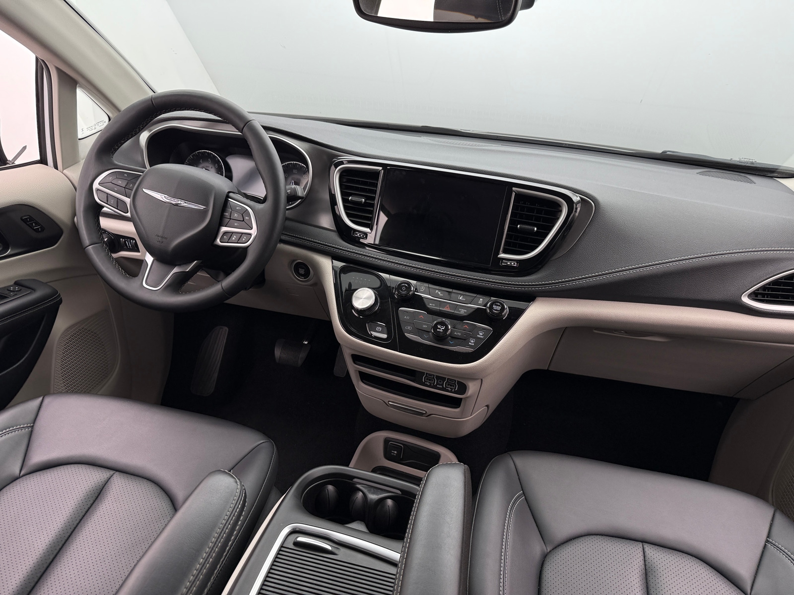 Thumbnail: 2024 Chrysler Pacifica - 2