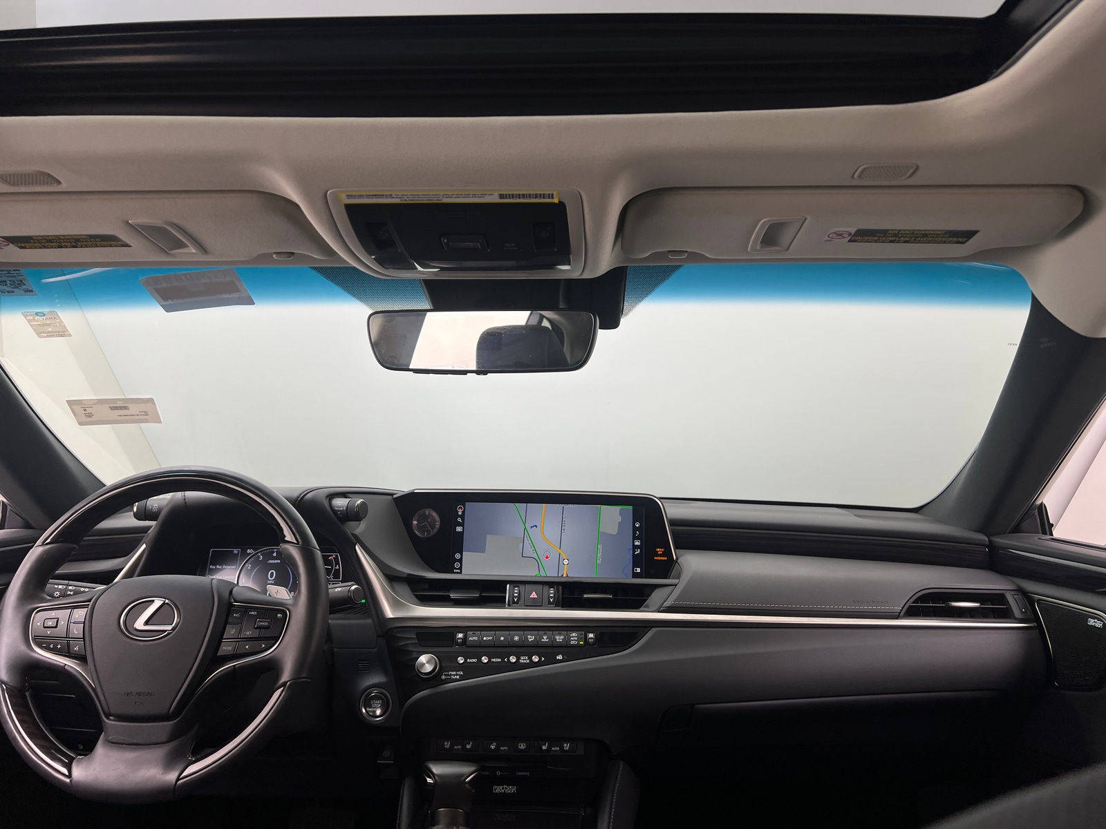 Thumbnail: 2021 Lexus ES - 2