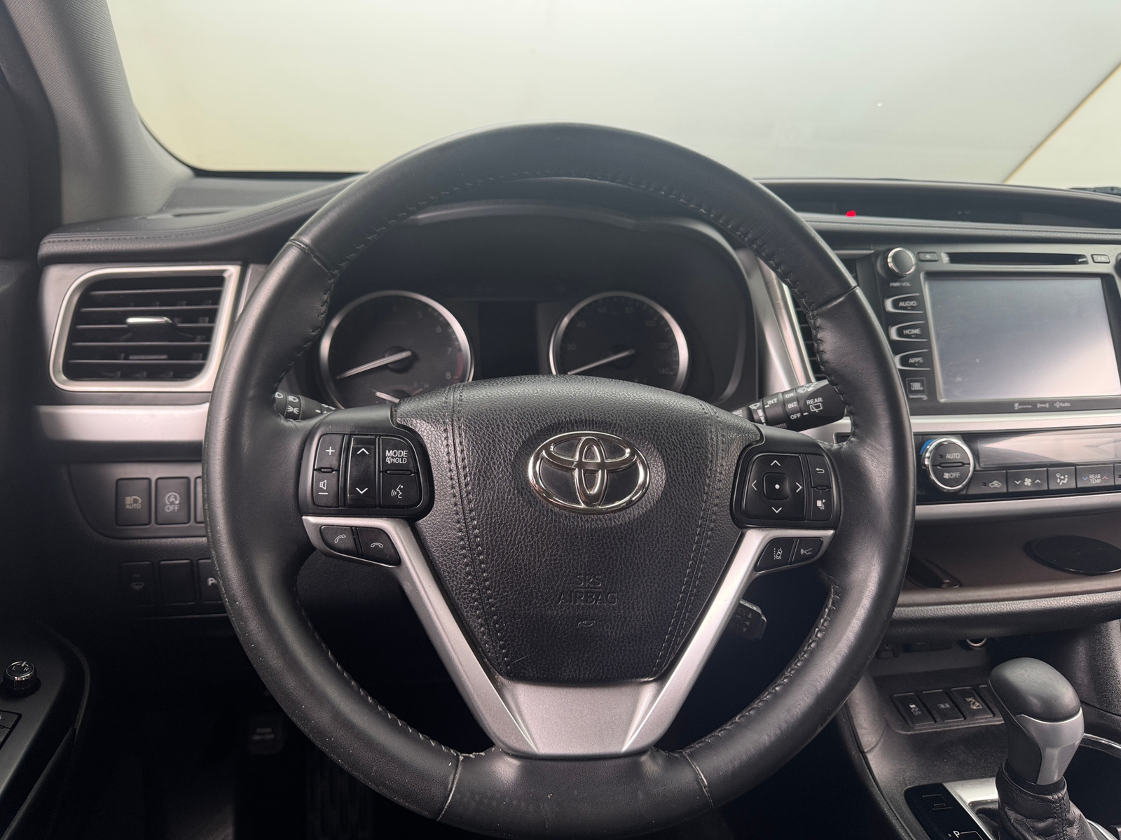 Thumbnail: 2017 Toyota Highlander - 4