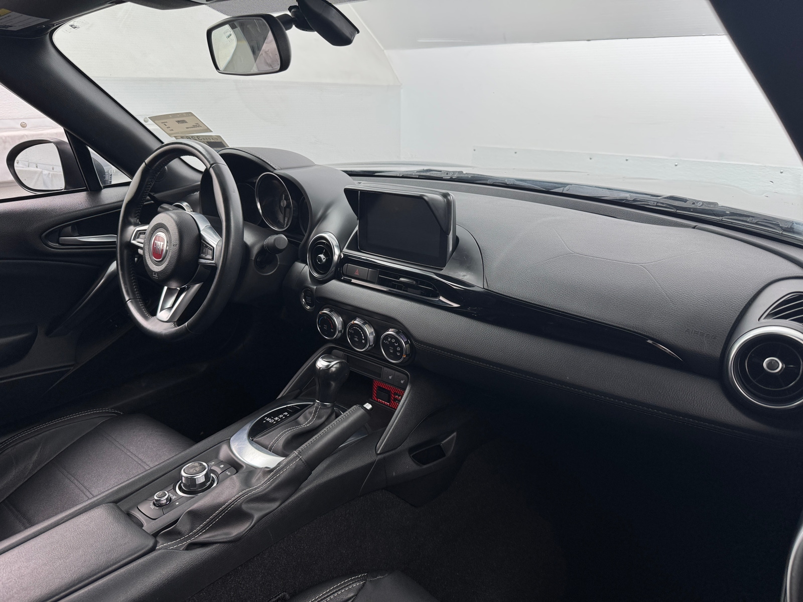 Thumbnail: 2017 Fiat 124 Spider - 3