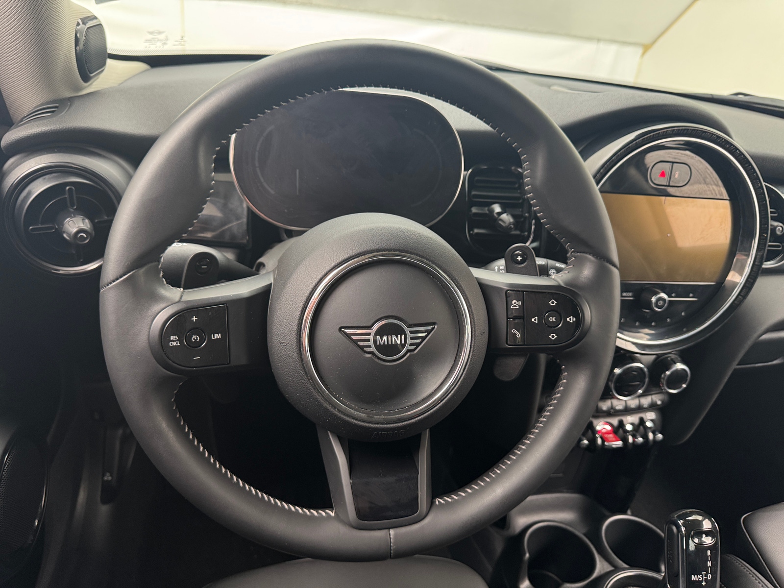 Thumbnail: 2023 MINI Cooper Hardtop - 4
