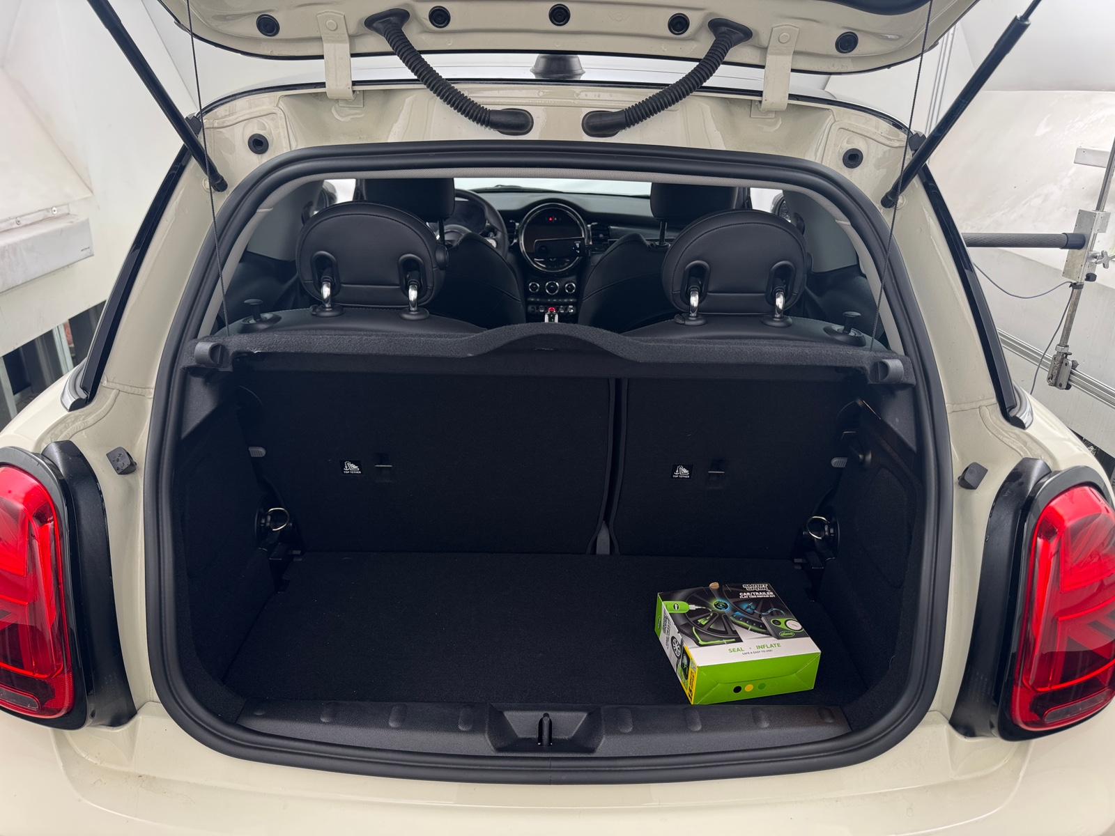 Thumbnail: 2023 MINI Cooper Hardtop - 6